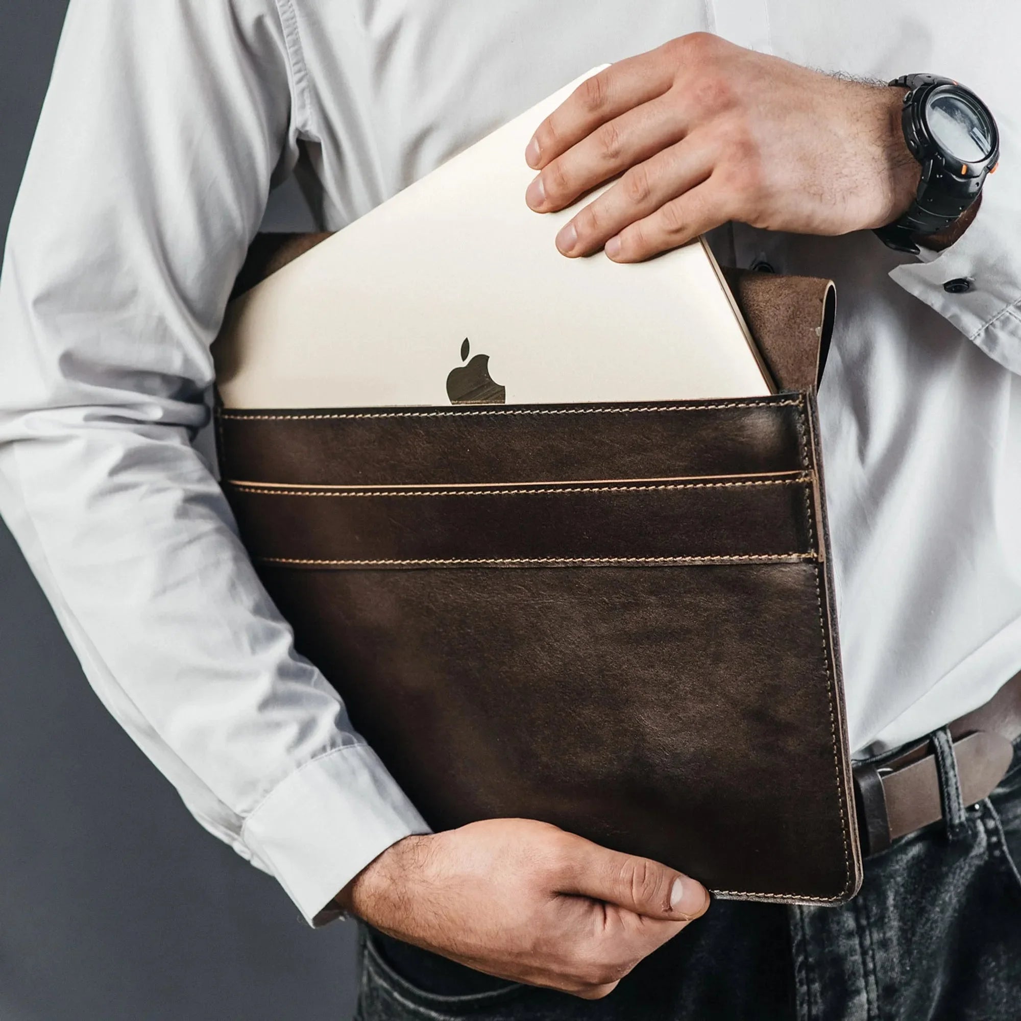 Timeless Leather MacBook Sleeve – All Sizes with Felt Lining