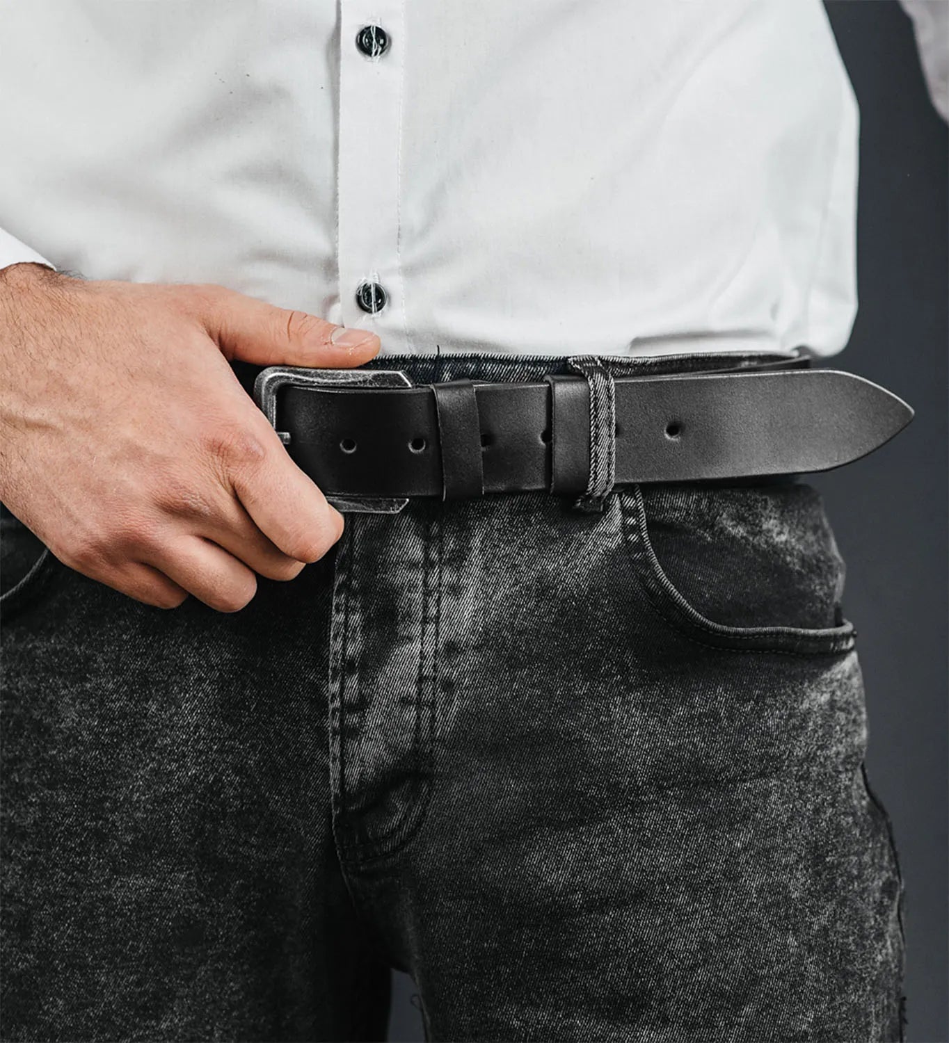 Men’s 1.5" Veg-Tanned Leather Belt with Antique Silver Buckle
