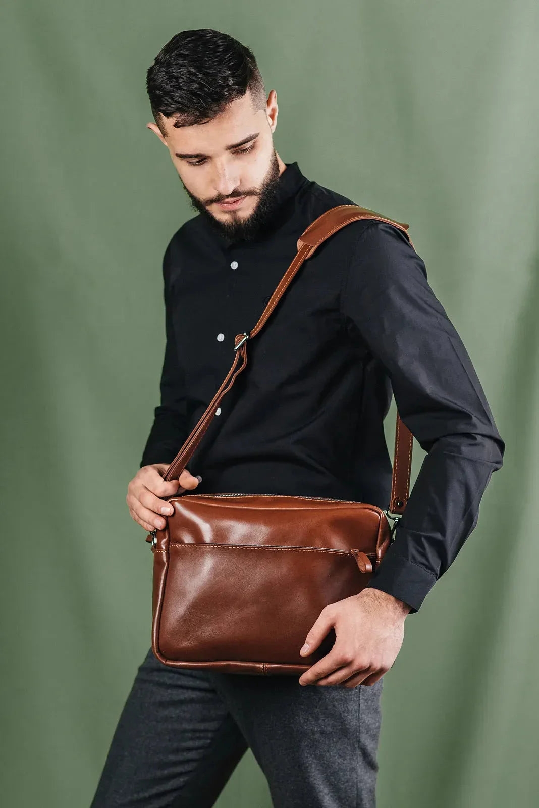 Everyday Leather Messenger with Zip | Squad