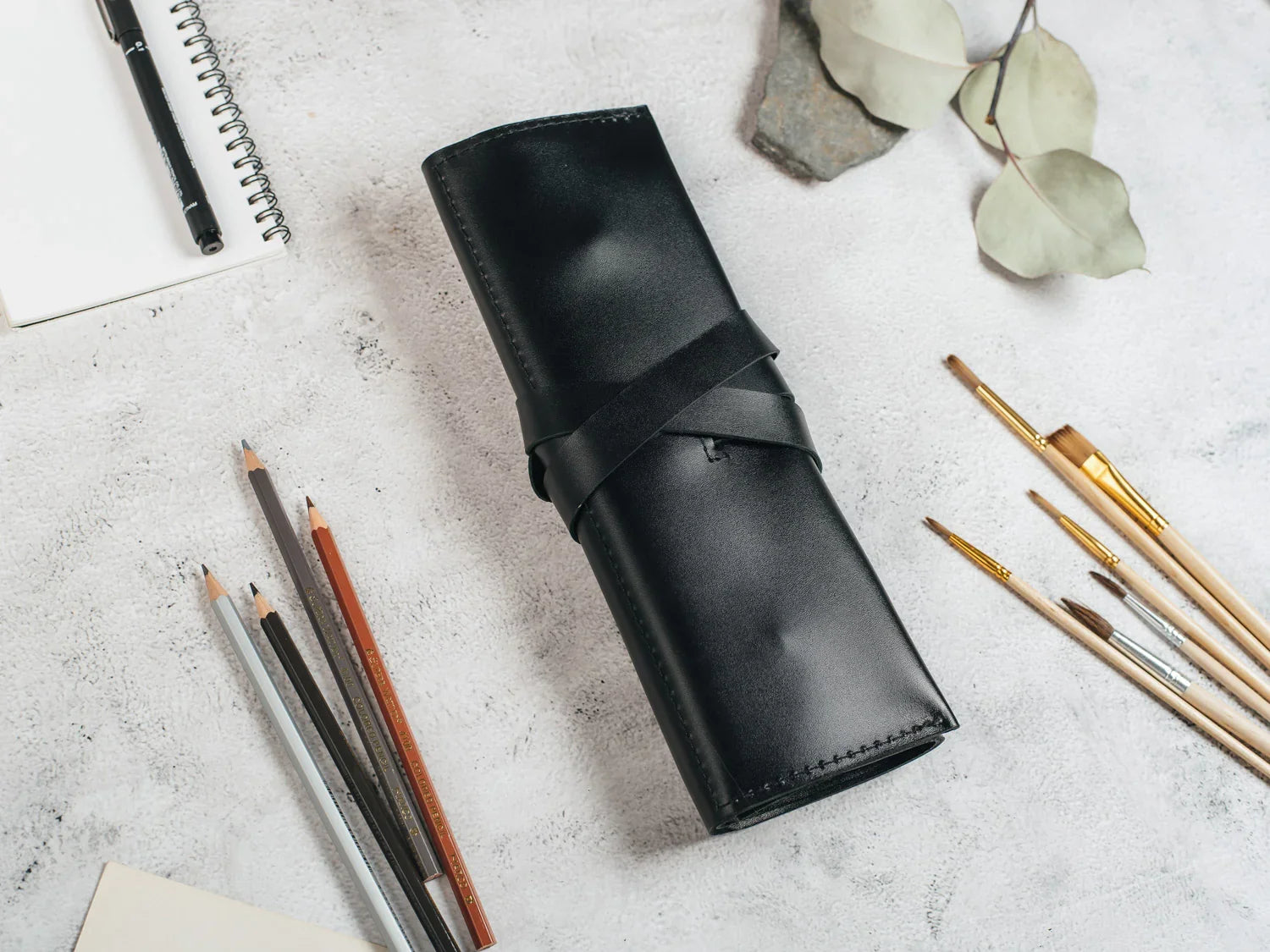 The Essential Roll – Smooth Leather Wrap for Brushes & Tools
