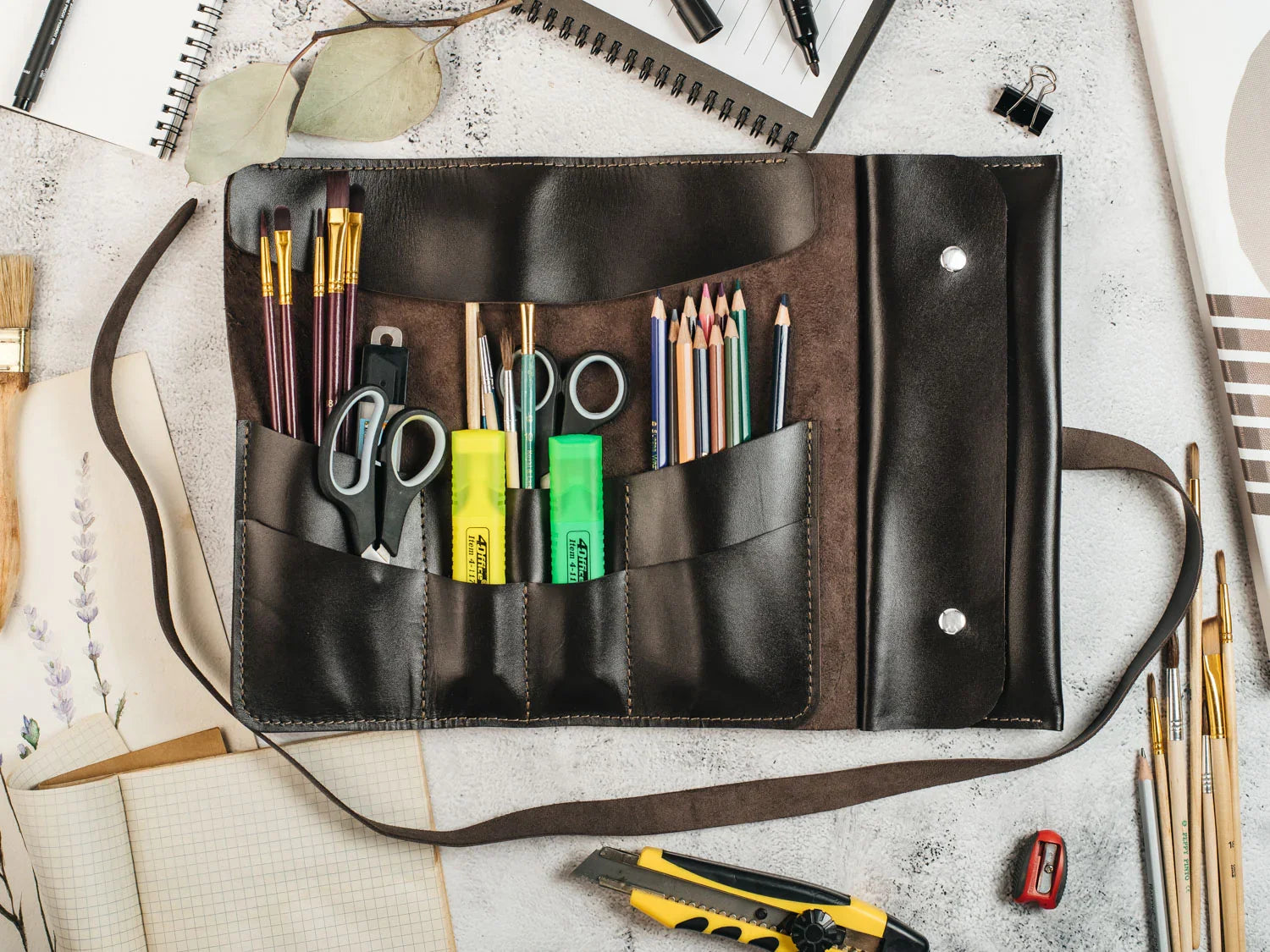 The Essential Roll – Smooth Leather Wrap for Brushes & Tools