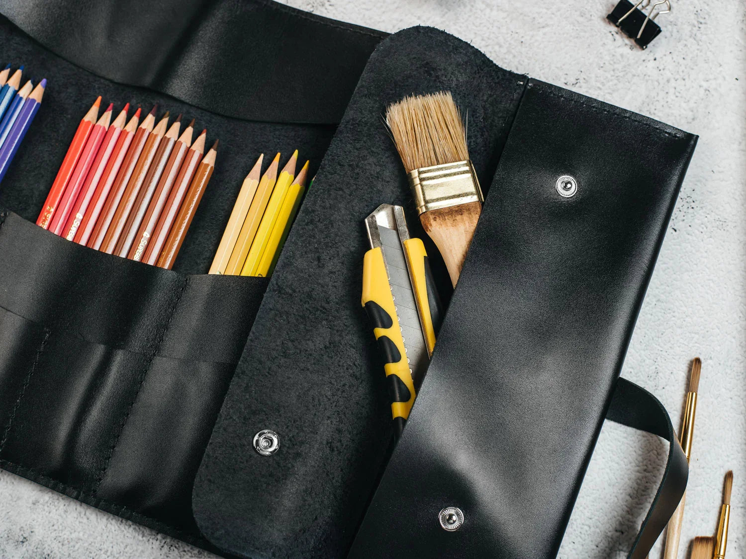 The Essential Roll – Smooth Leather Wrap for Brushes & Tools