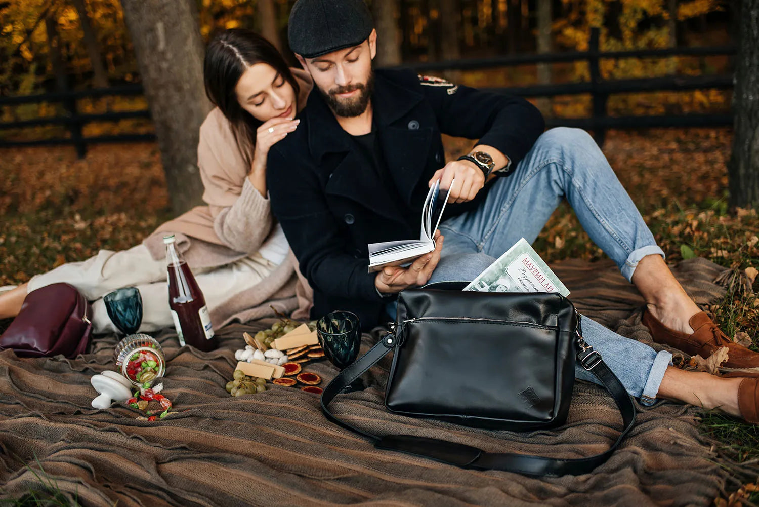 Everyday Leather Messenger with Zip | Squad