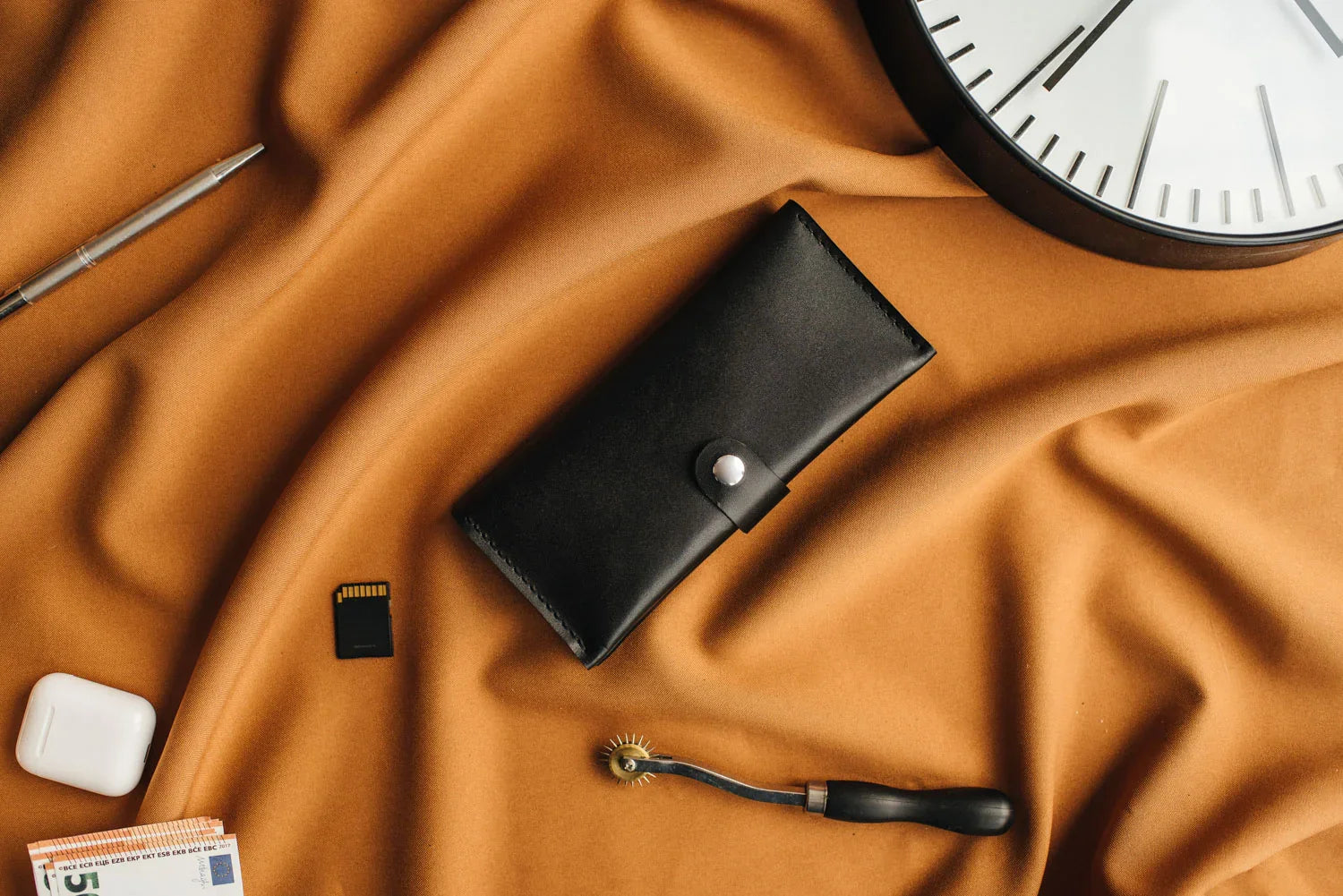 Classic Long Wallet β Smooth Leather & Snap Button