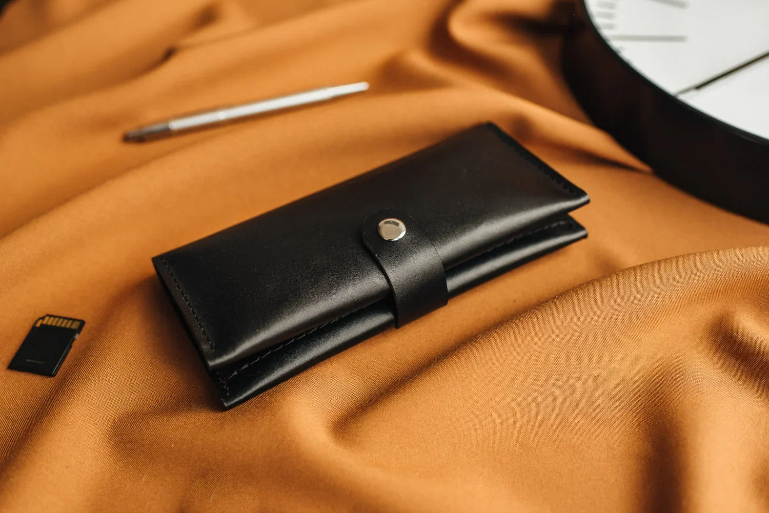 Classic Long Wallet β Smooth Leather & Snap Button