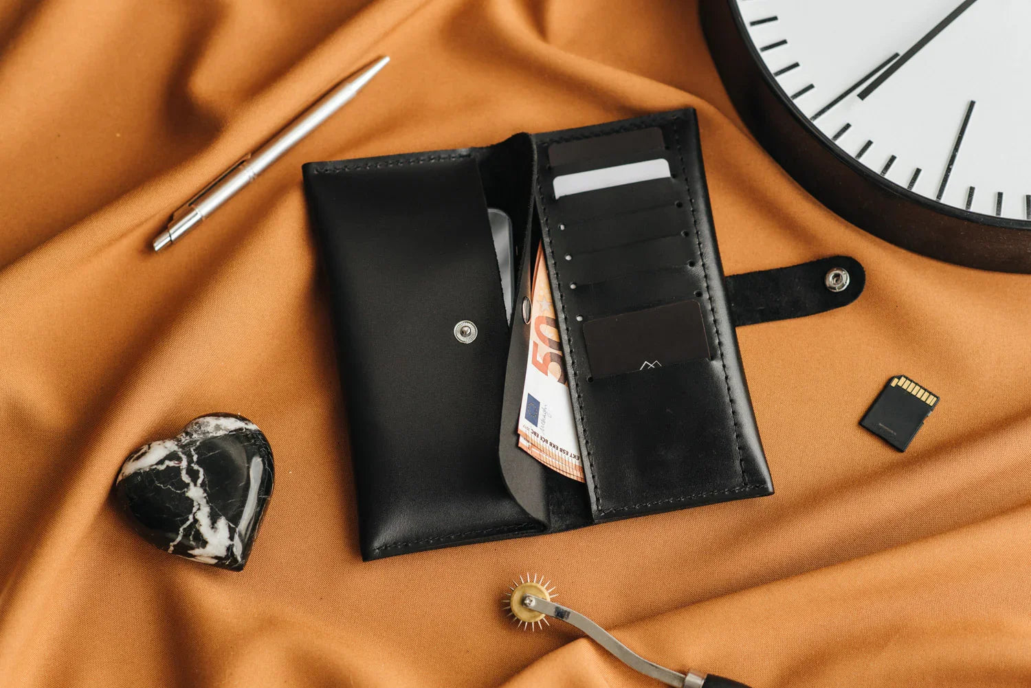 Classic Long Wallet β Smooth Leather & Snap Button