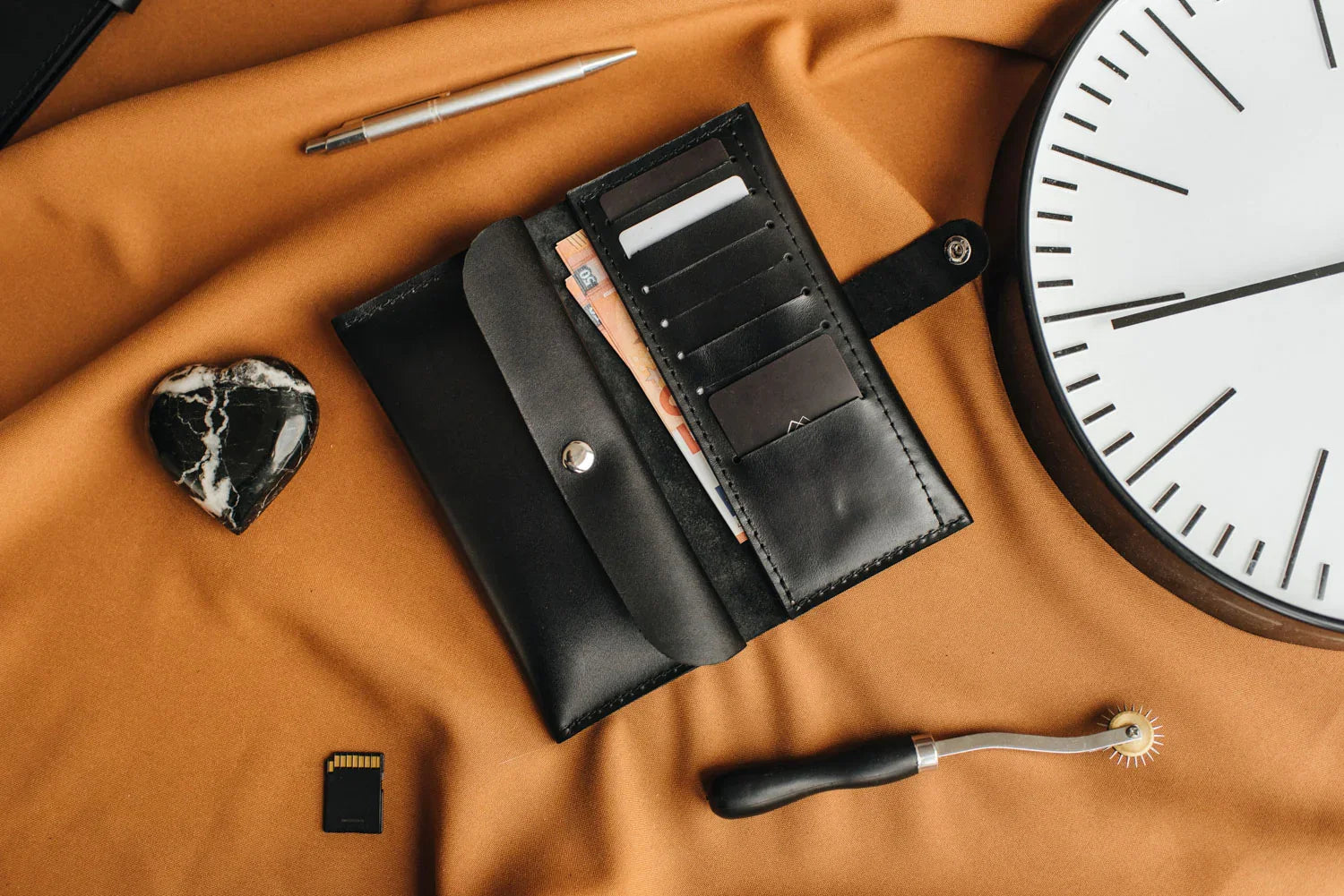 Classic Long Wallet β Smooth Leather & Snap Button