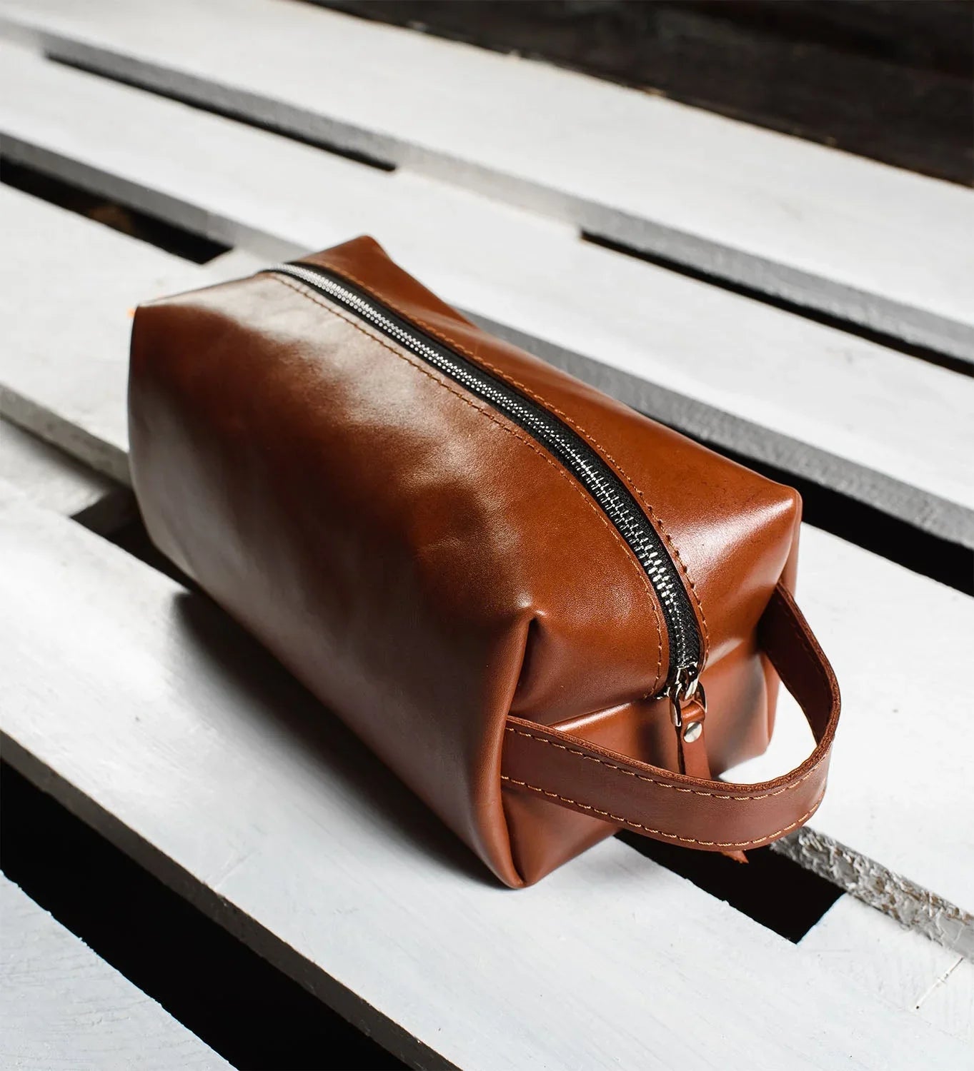 Smooth Leather Dopp Kit – Travel Toiletry Bag for Men