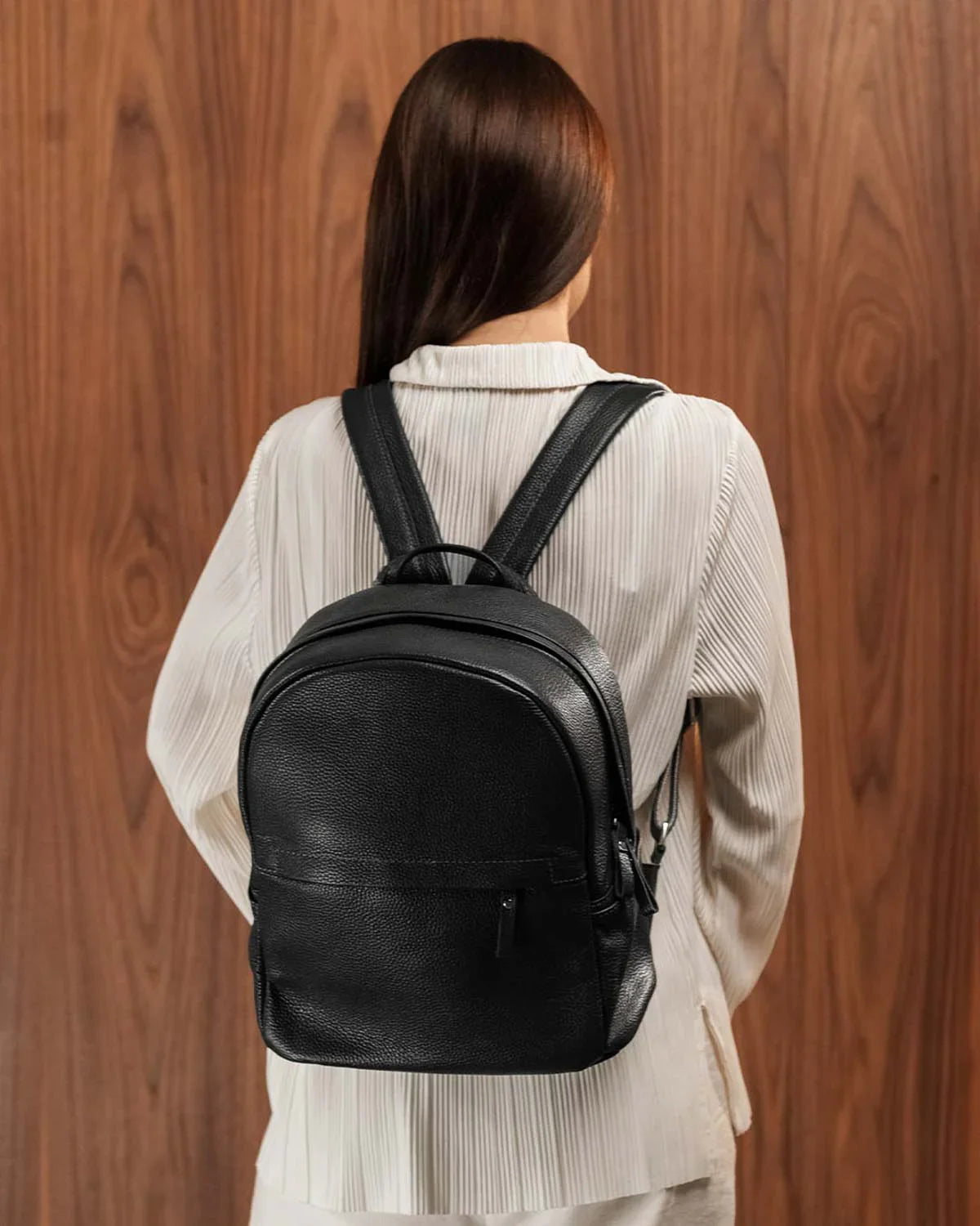 Zippered Leather Backpack for Women – Full Grain Craftsmanship