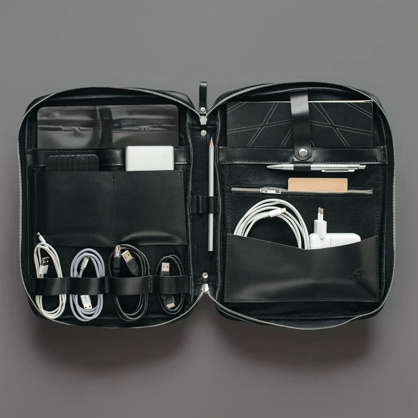 Leather A4 Tech Folio Organizer | Black - Wenderfarer