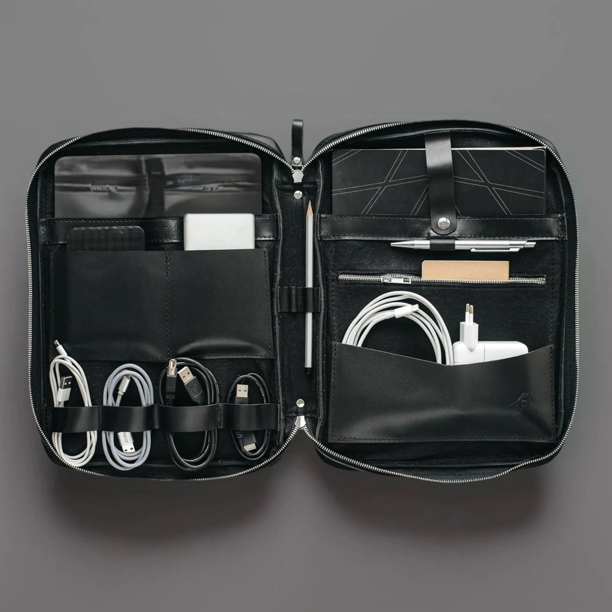 Leather A4 Tech Folio Organizer | Black - Wenderfarer