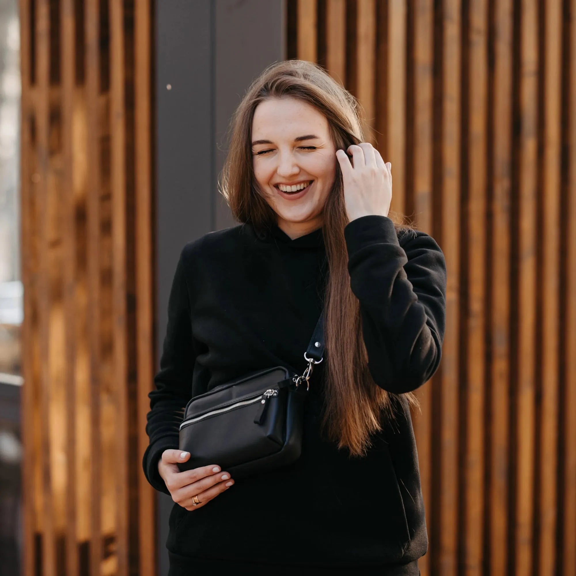 WalkBag - Leather Crossbody for Everyday | Smooth | Black - Wenderfarer