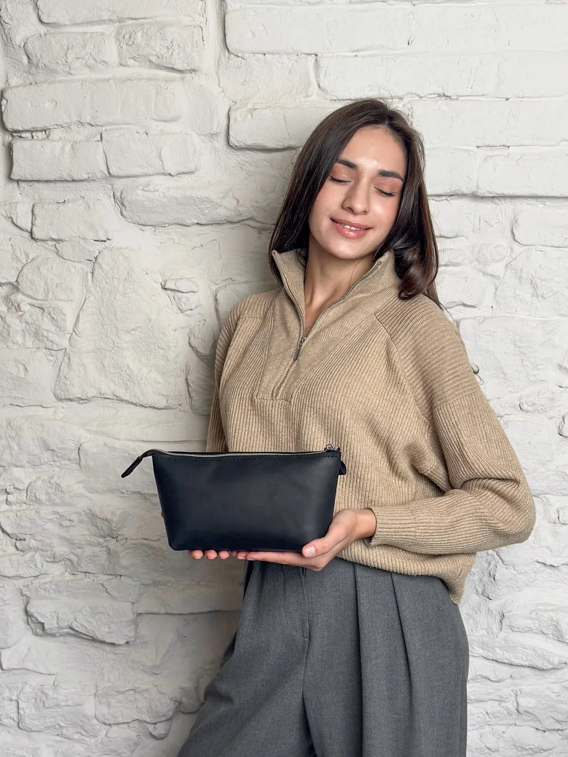 Full grain Leather Makeup Bag - Allure | Matte Black - Wenderfarer