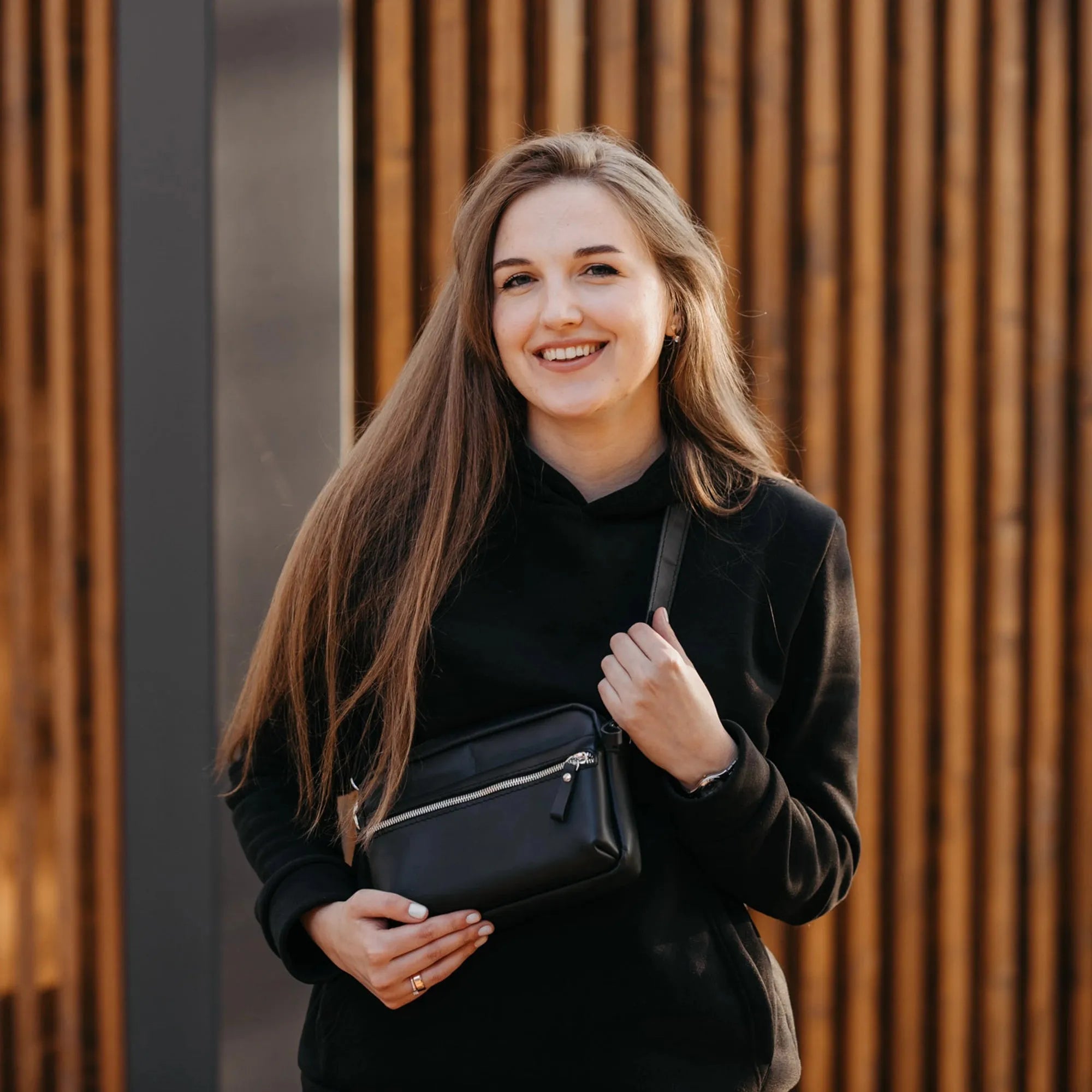 WalkBag - Leather Crossbody for Everyday | Smooth | Black - Wenderfarer