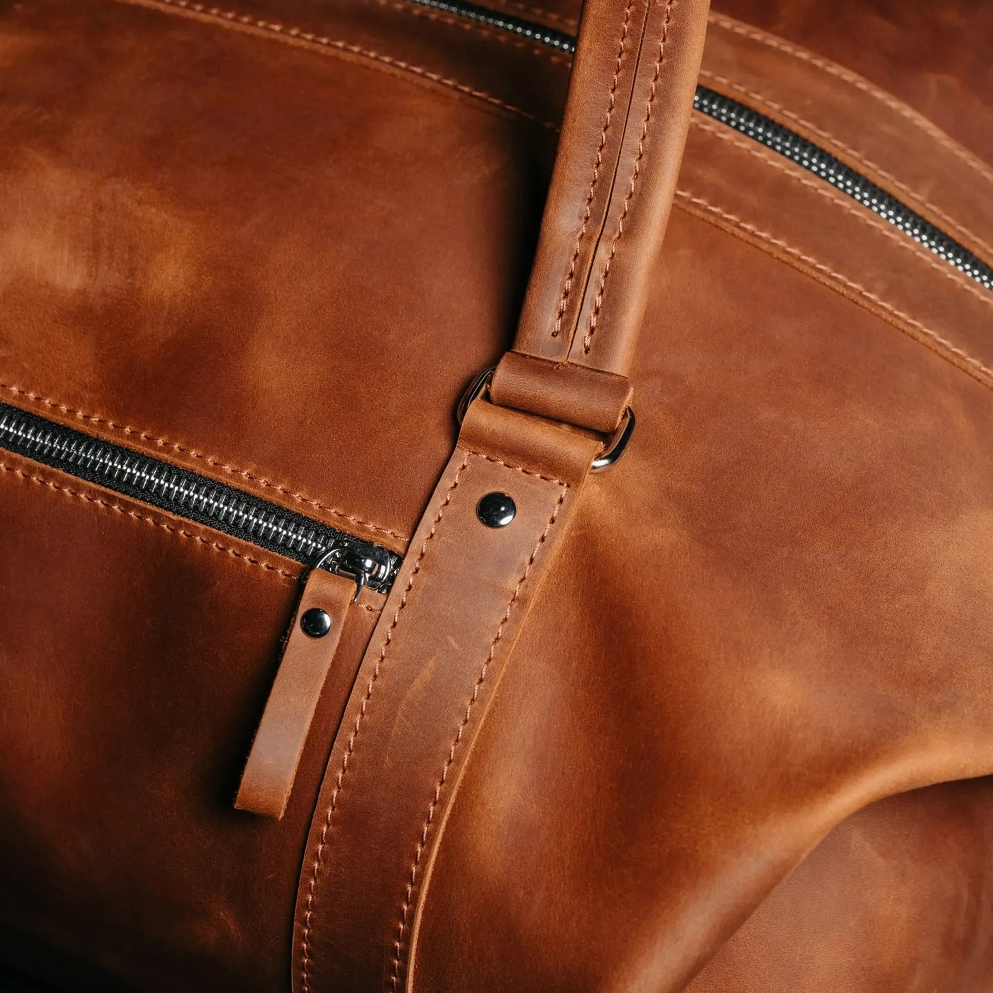 Handmade Distressed Leather Duffel – Travel Bag for Men | Stout M/L