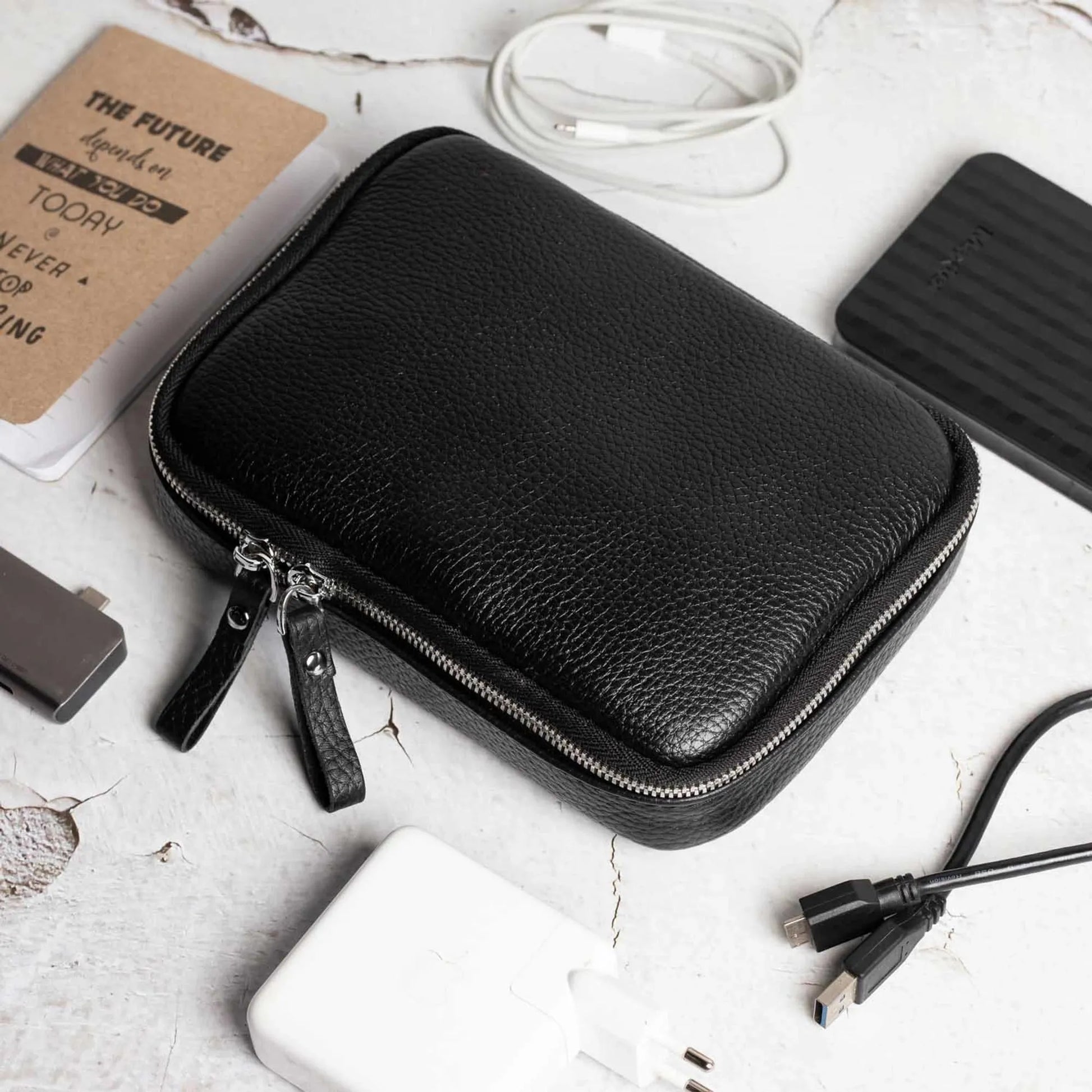 Leather Tech Organizer for Daily Use | Grainy Black - Wenderfarer