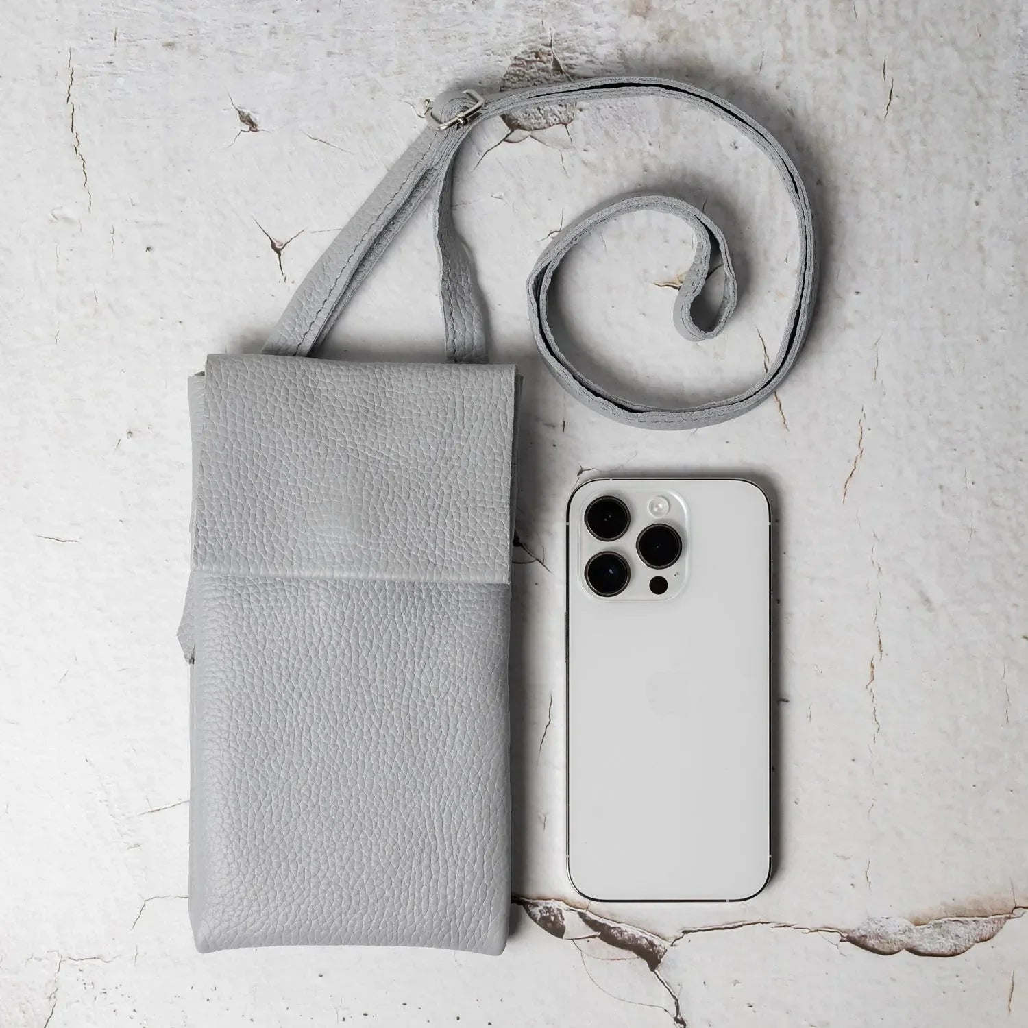 Minimalist Phone Pouch – Grainy Leather Crossbody Bag