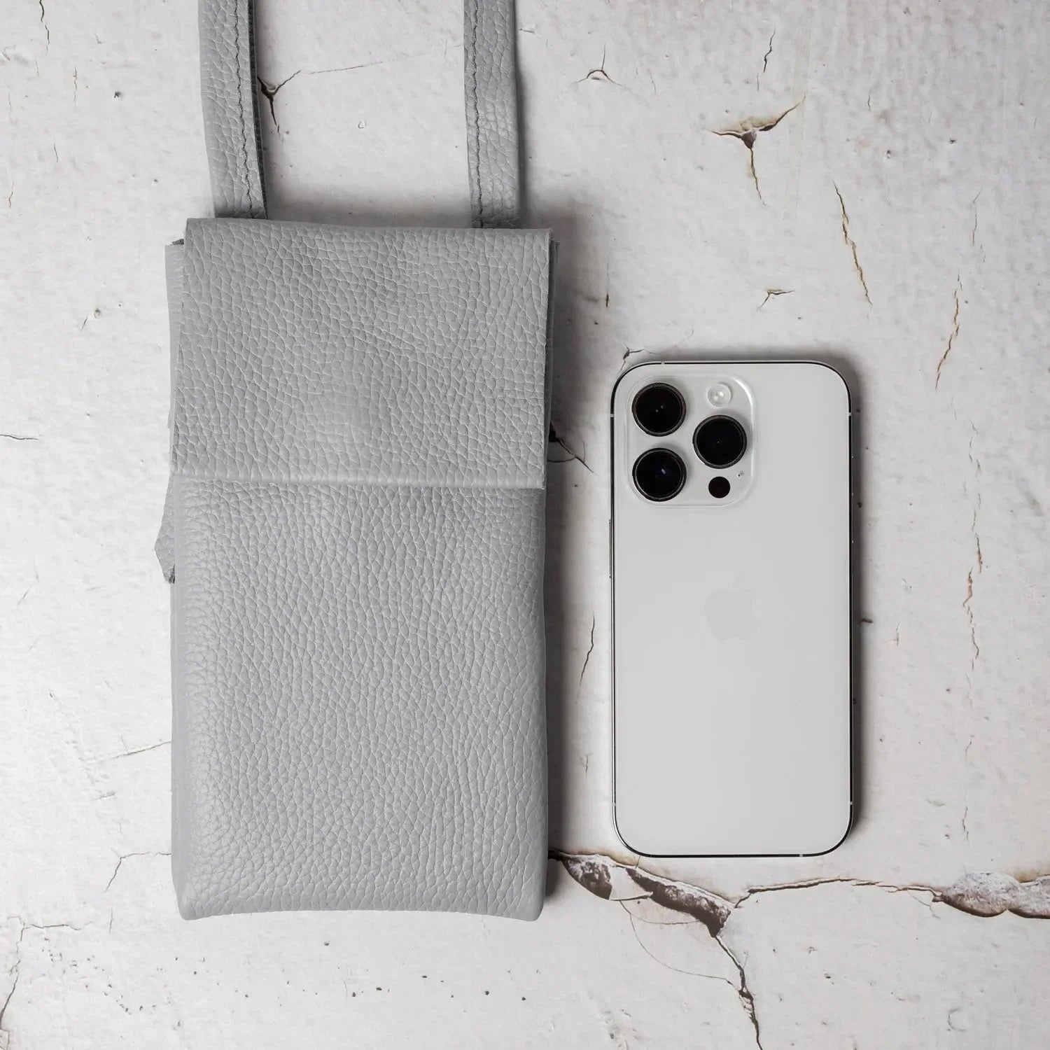 Minimalist Phone Pouch – Grainy Leather Crossbody Bag