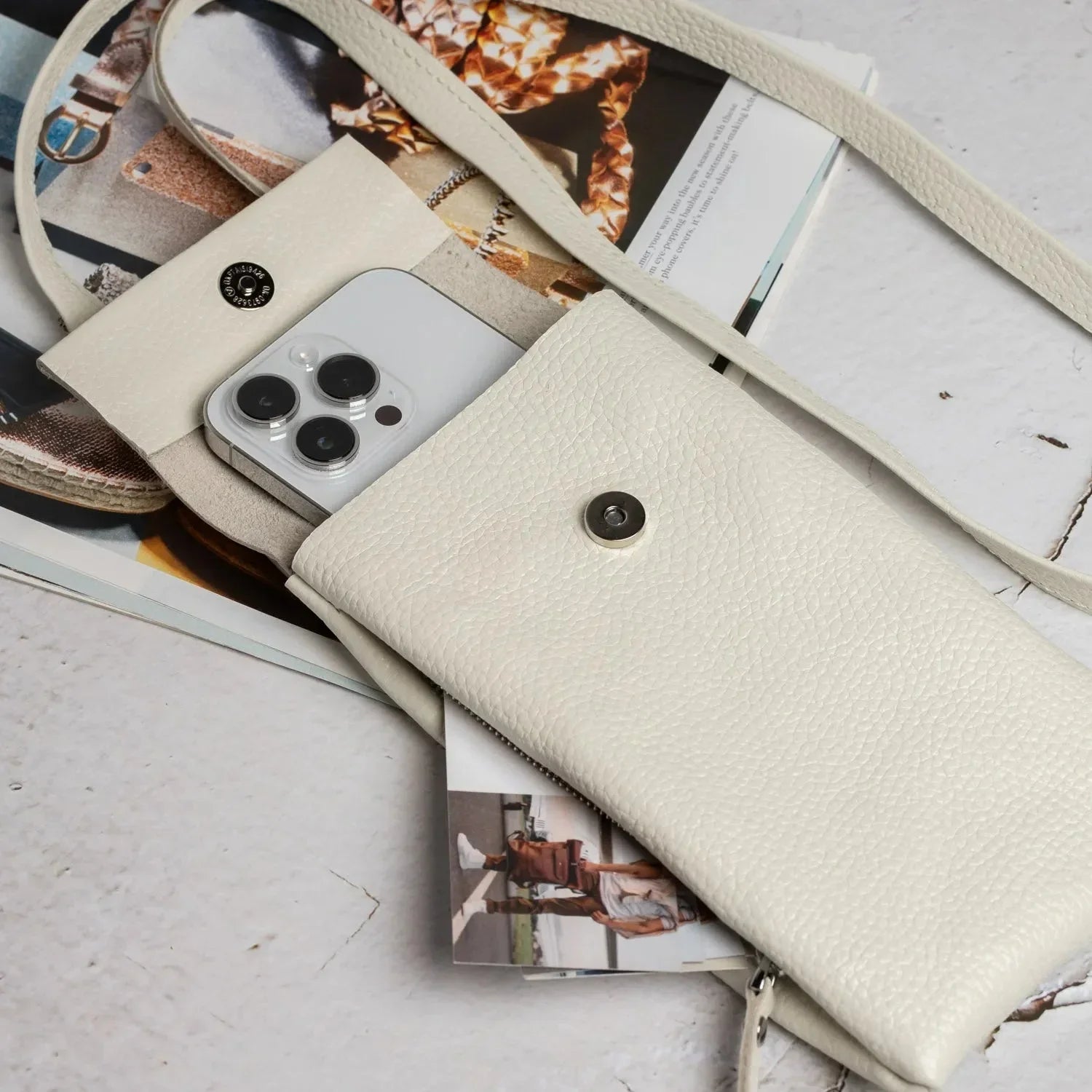 Minimalist Phone Pouch – Grainy Leather Crossbody Bag