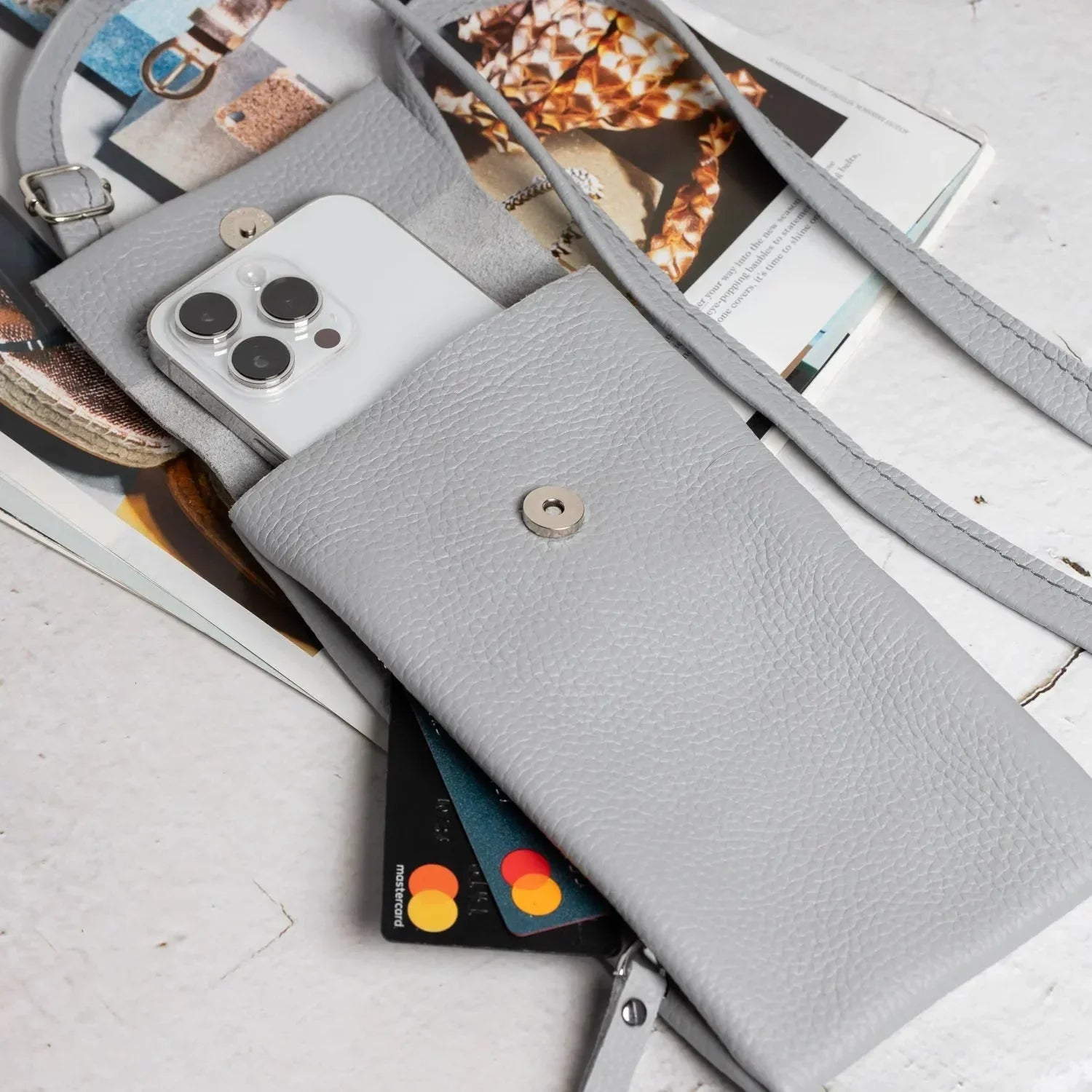 Minimalist Phone Pouch – Grainy Leather Crossbody Bag