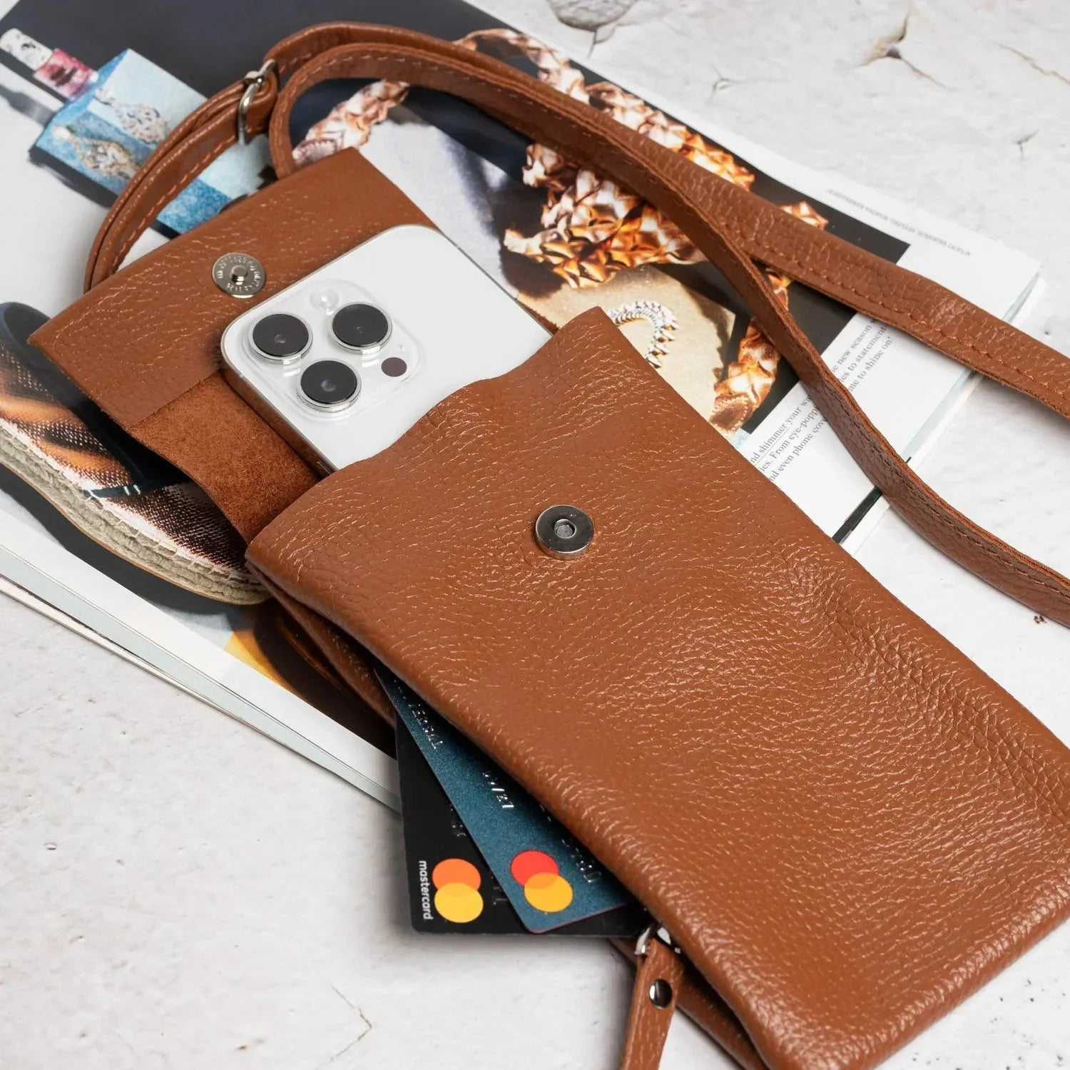 Minimalist Phone Pouch – Grainy Leather Crossbody Bag