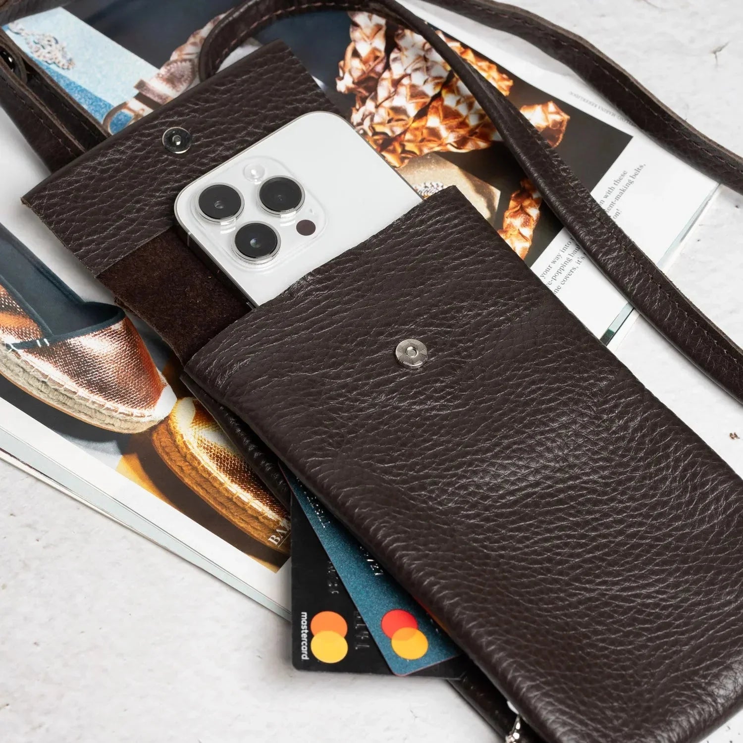 Minimalist Phone Pouch – Grainy Leather Crossbody Bag