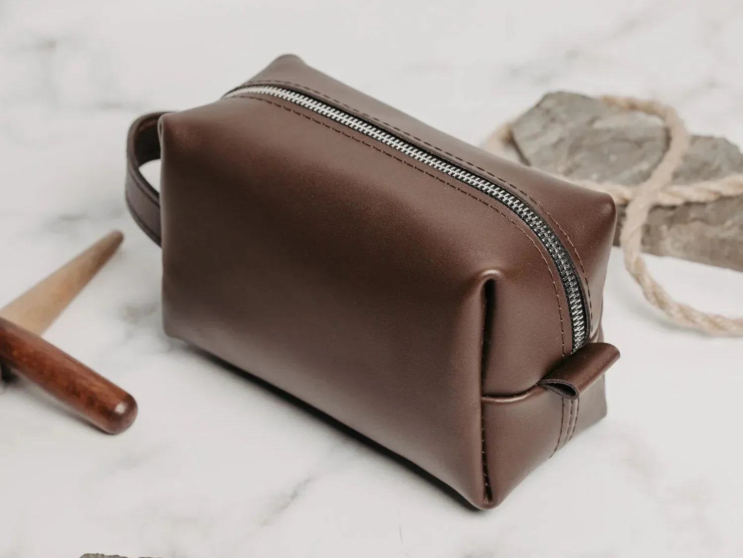 Smooth Leather Dopp Kit – Travel Toiletry Bag for Men