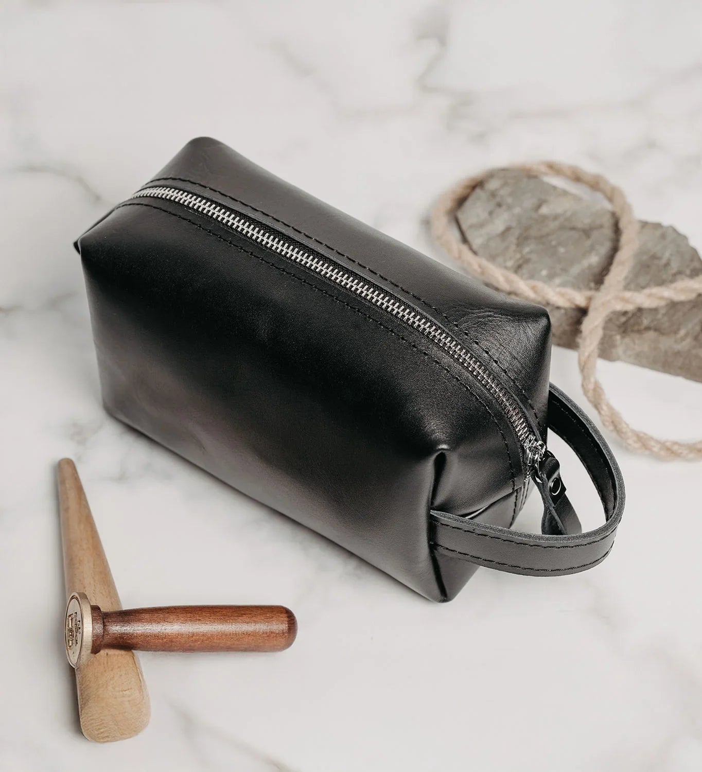 Smooth Leather Dopp Kit – Travel Toiletry Bag for Men