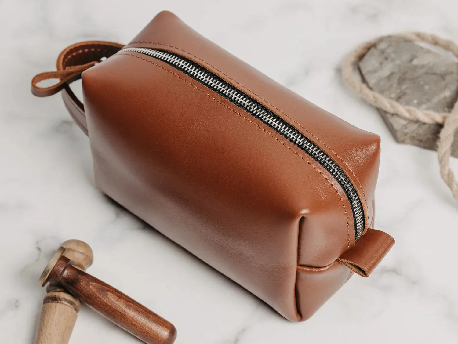 Smooth Leather Dopp Kit – Travel Toiletry Bag for Men