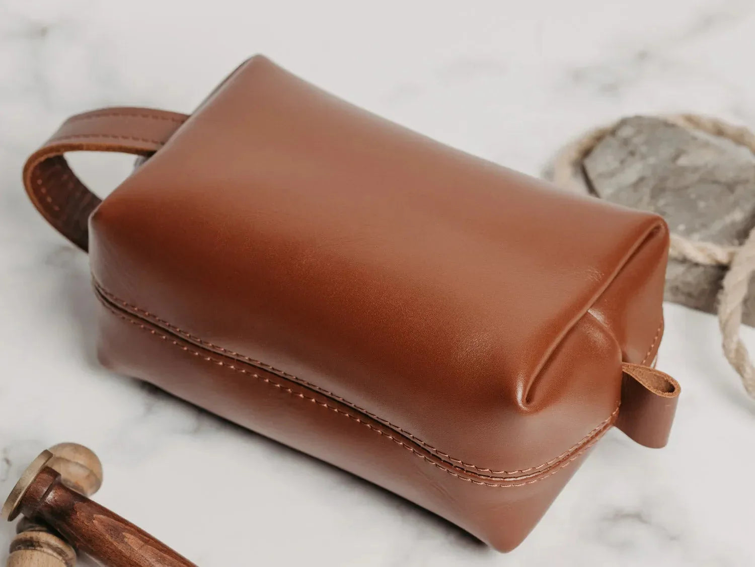 Smooth Leather Dopp Kit – Travel Toiletry Bag for Men