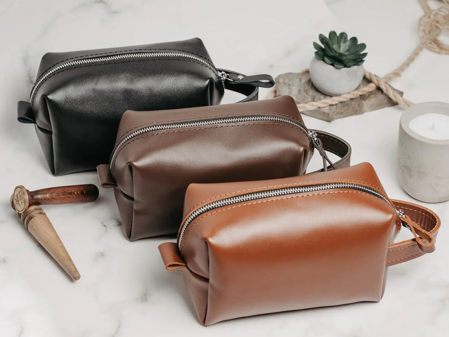 Smooth Leather Dopp Kit – Travel Toiletry Bag for Men