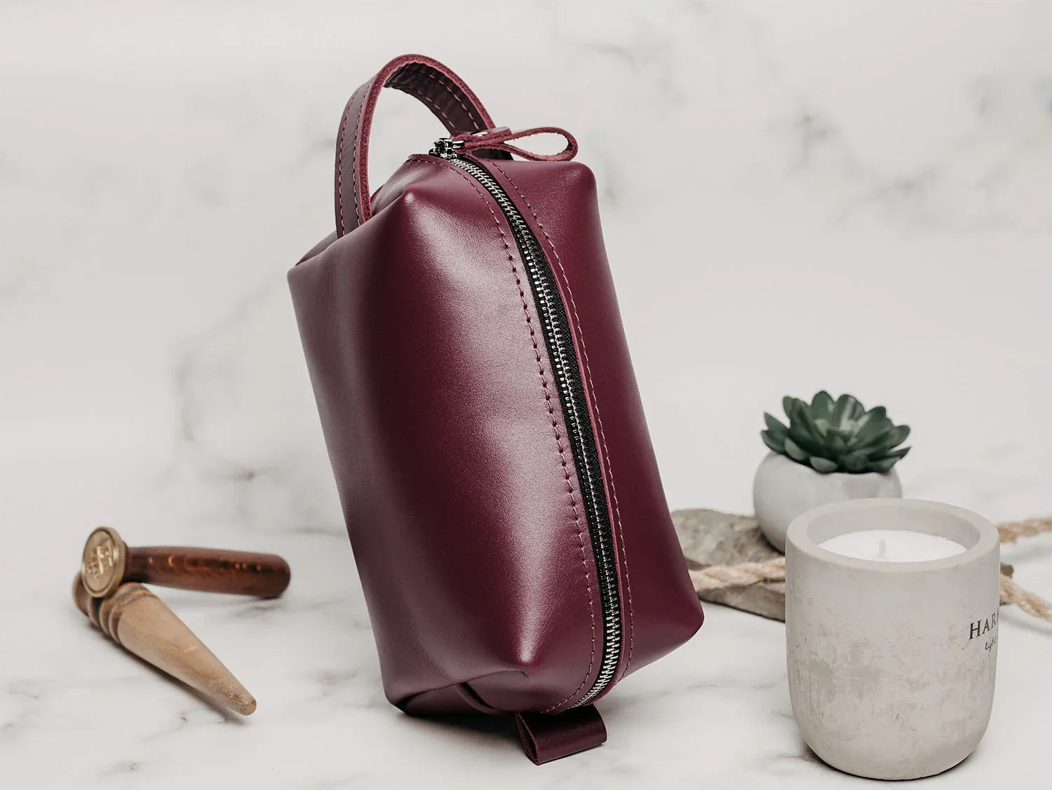 Smooth Leather Dopp Kit – Travel Toiletry Bag for Men