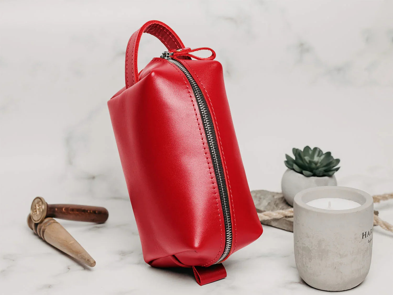 Smooth Leather Dopp Kit – Travel Toiletry Bag for Men
