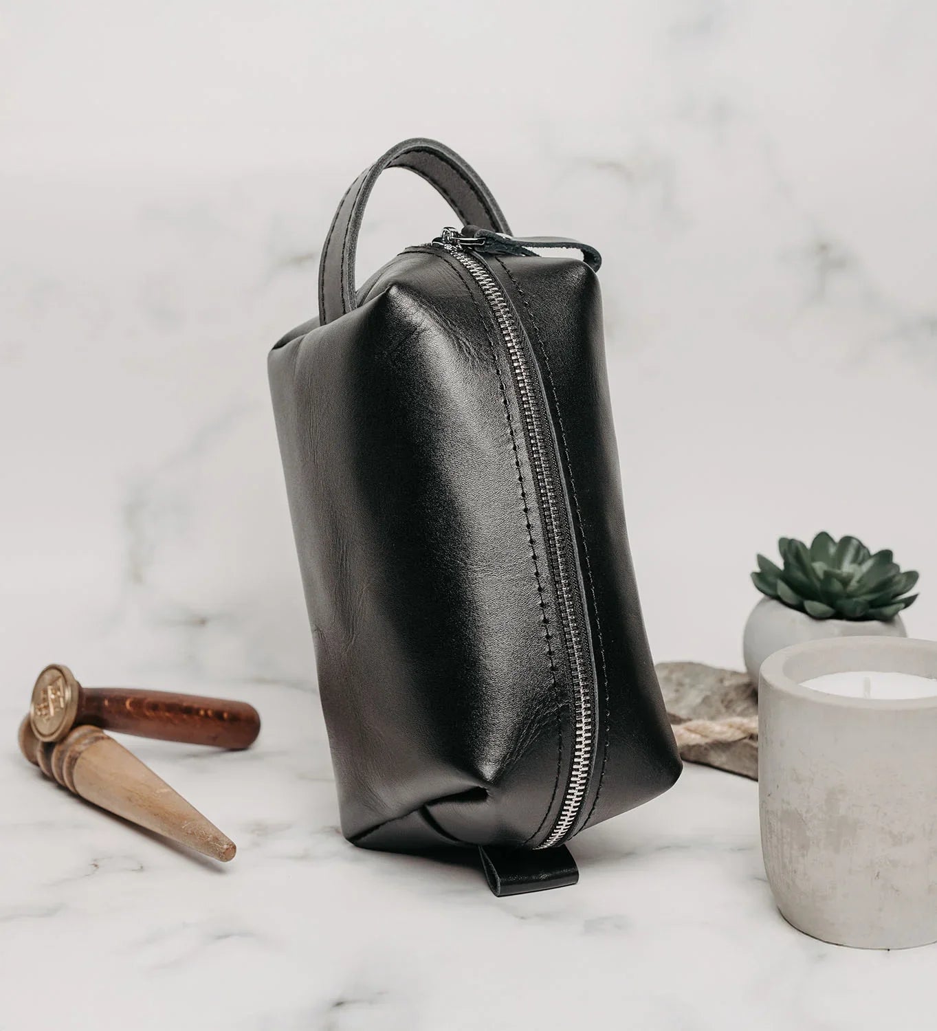 Smooth Leather Dopp Kit – Travel Toiletry Bag for Men