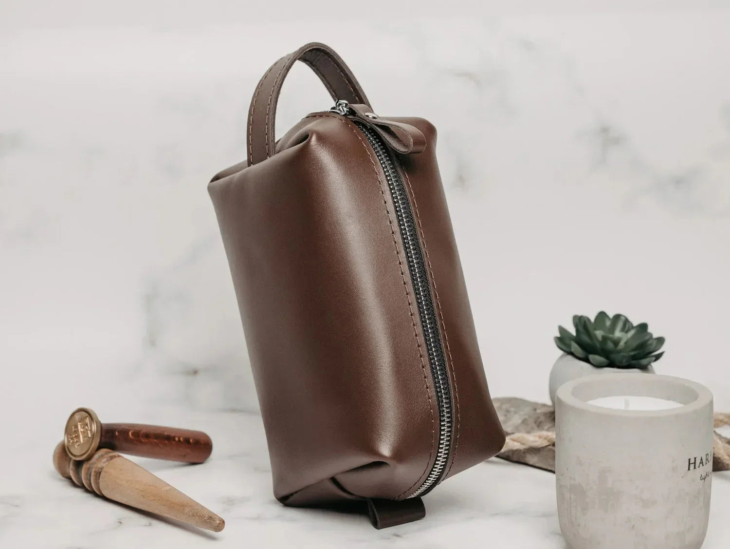 Smooth Leather Dopp Kit – Travel Toiletry Bag for Men