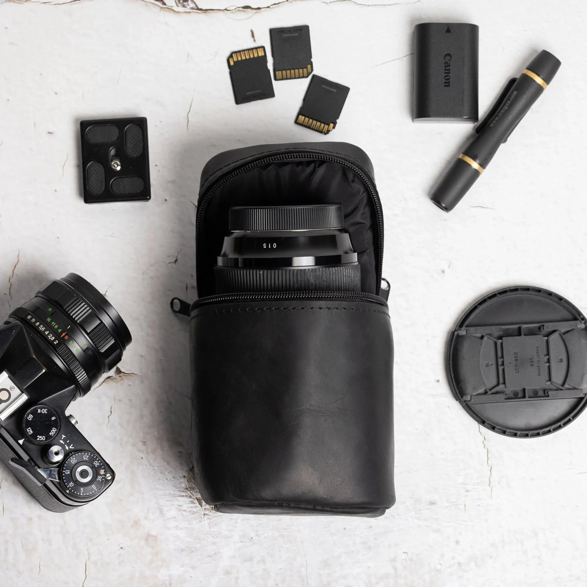 Distressed Leather Camera Lens Pouch | Black - Wenderfarer