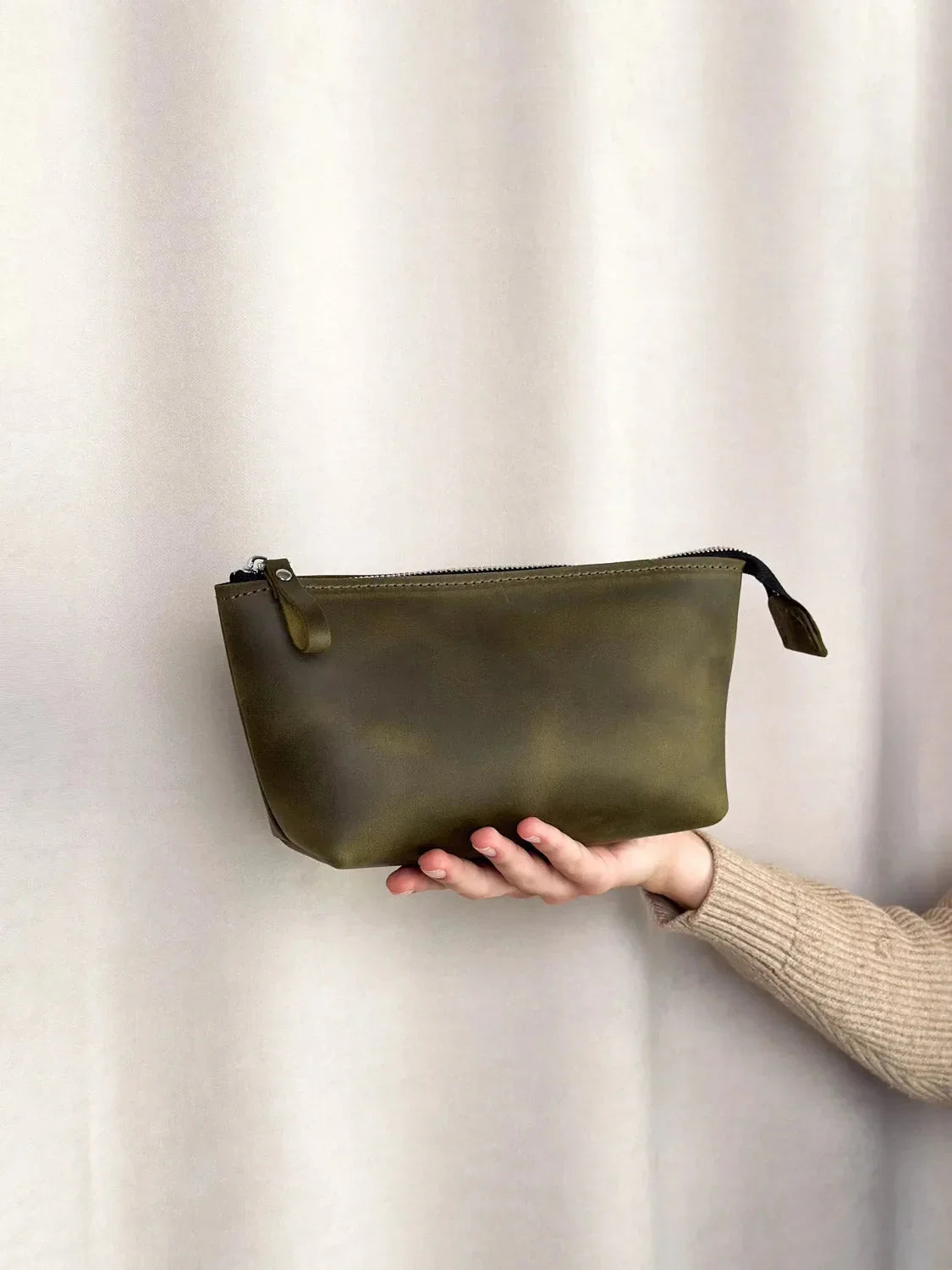 Leather Cosmetic Travel Bag – Matte Waxed Finish | Allure