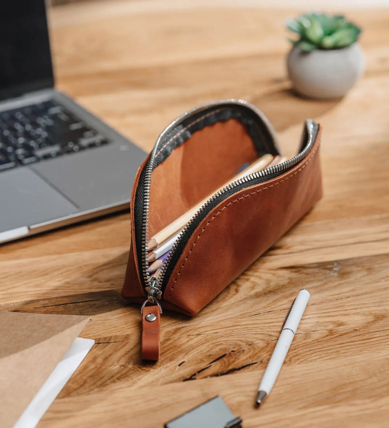 Zippered Pencil Pouch – Distressed Leather Organizer