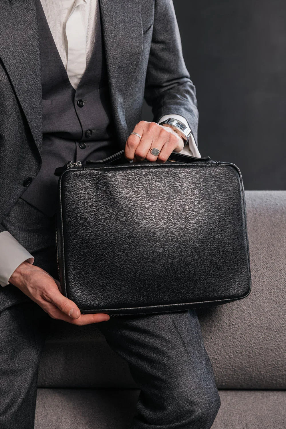 Grainy Leather Tech Organizer A4 Folio