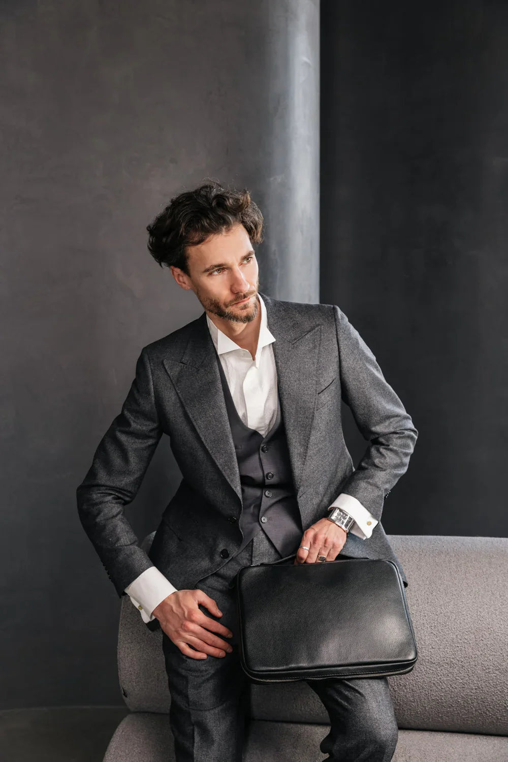 Grainy Leather Tech Organizer A4 Folio