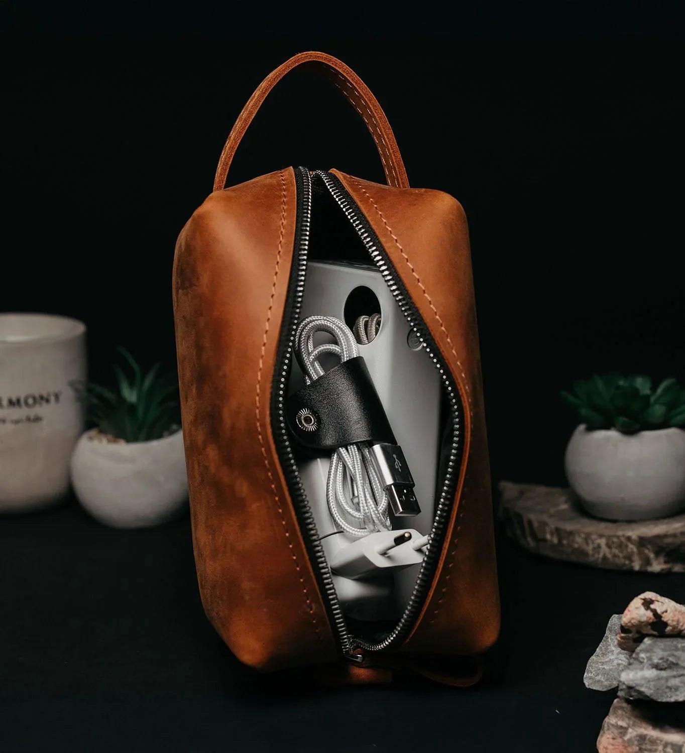 Waxed Matte Leather Dopp Kit – Travel Organizer