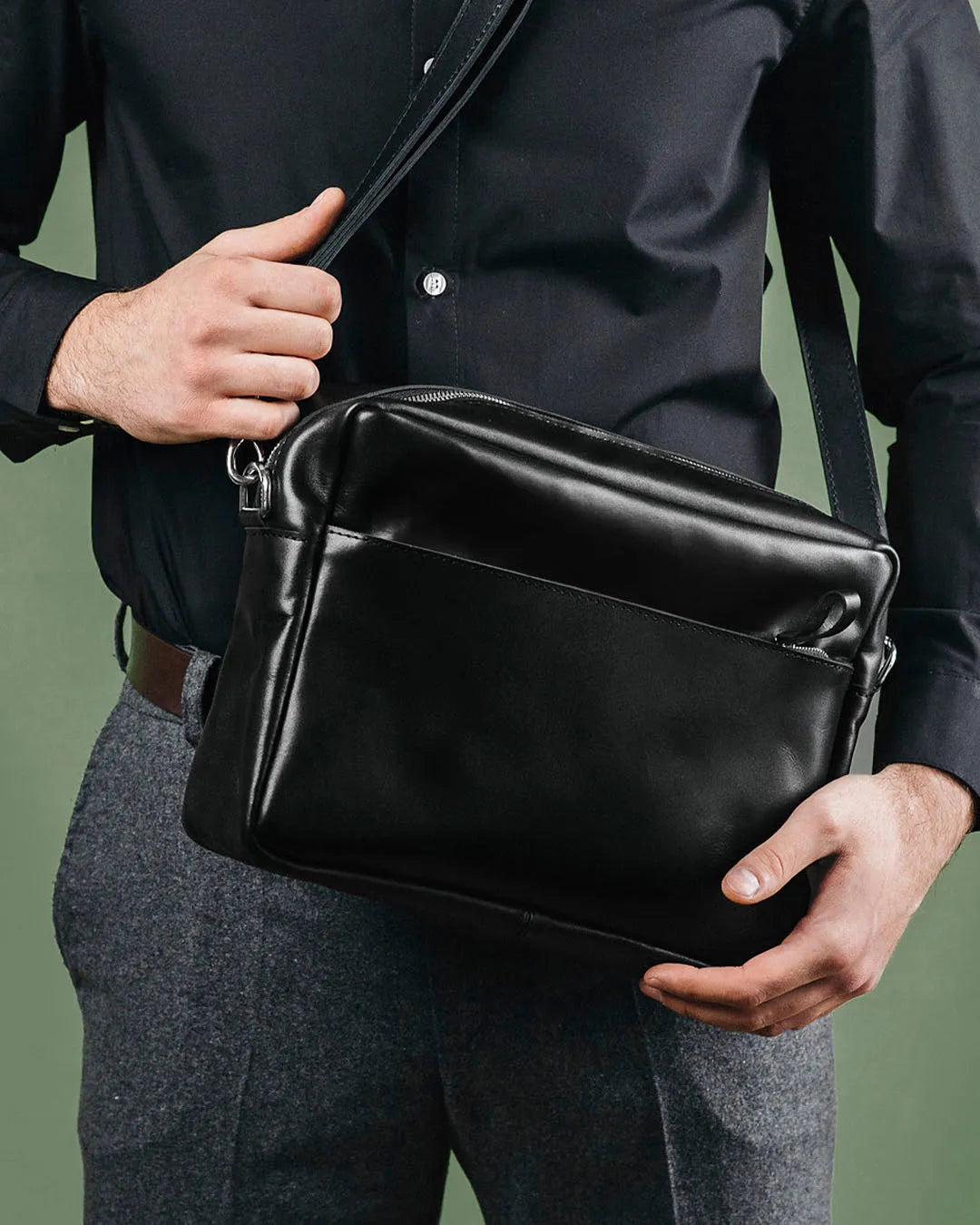 Everyday Leather Messenger with Zip | Squad