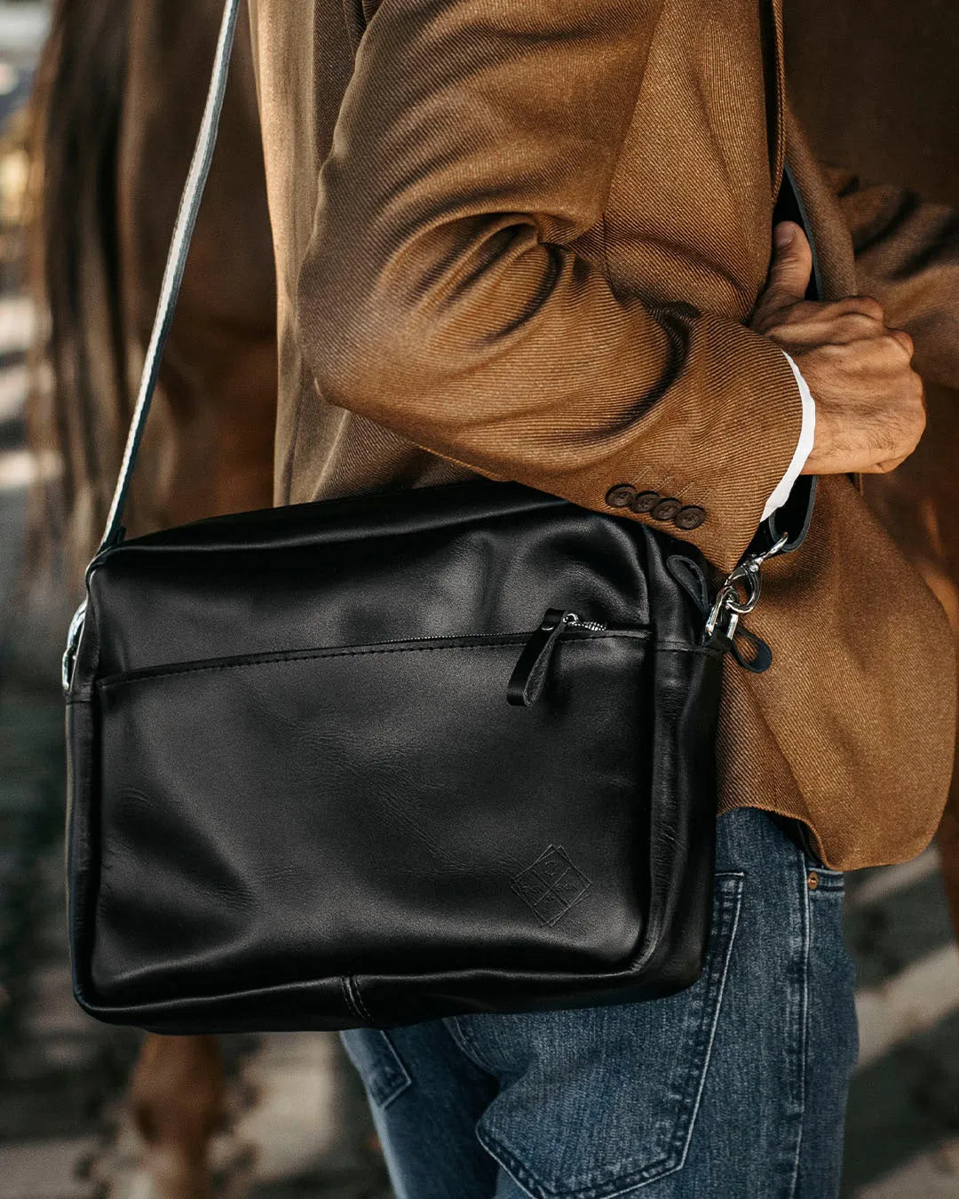 Everyday Leather Messenger with Zip | Squad