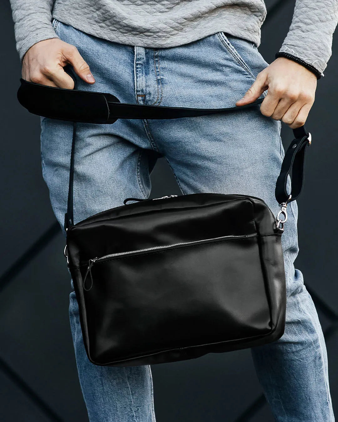 Everyday Leather Messenger with Zip | Squad