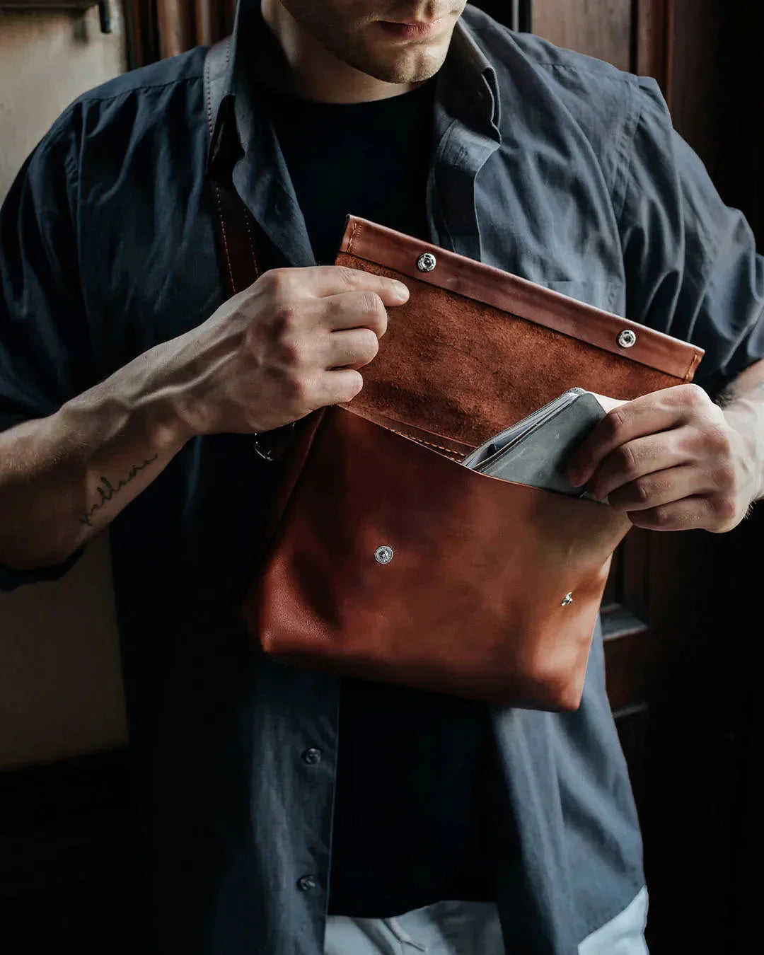 3-in-1 Convertible Leather Bag for Men – Crossbody, Waist Bag & Clutch