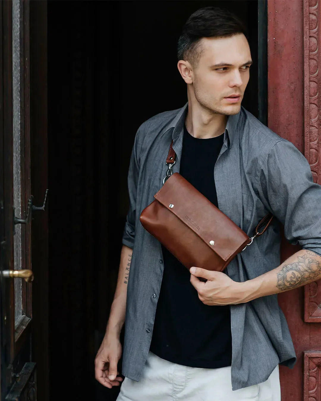 3-in-1 Convertible Leather Bag for Men – Crossbody, Waist Bag & Clutch