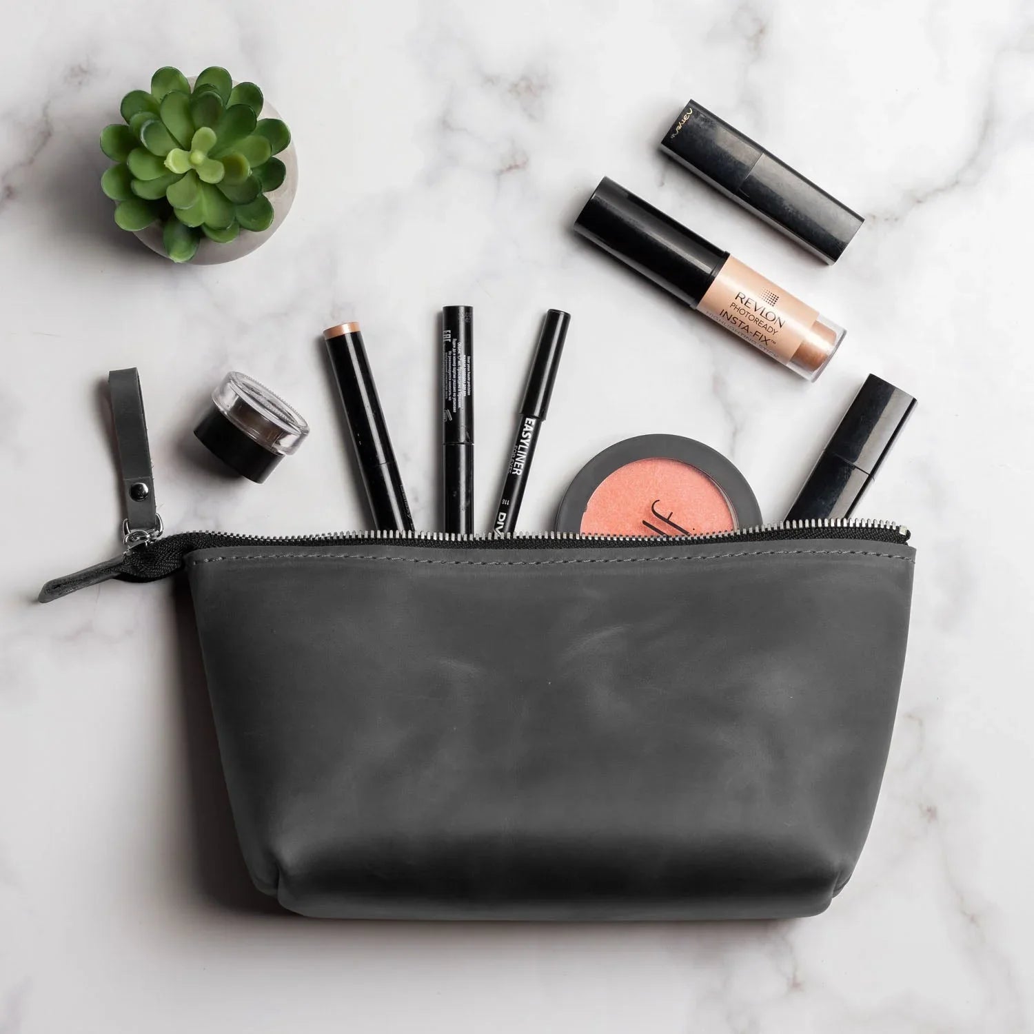 Leather Cosmetic Travel Bag – Matte Waxed Finish | Allure