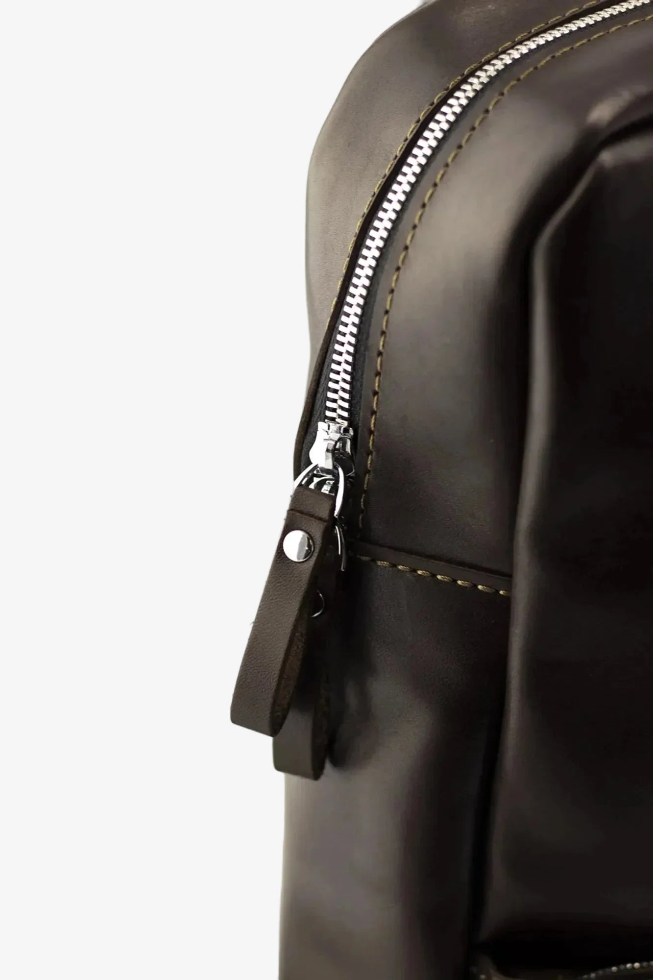 Smooth Leather Backpack for Everyday – fits Laptop 15.6/17'' | Nomad