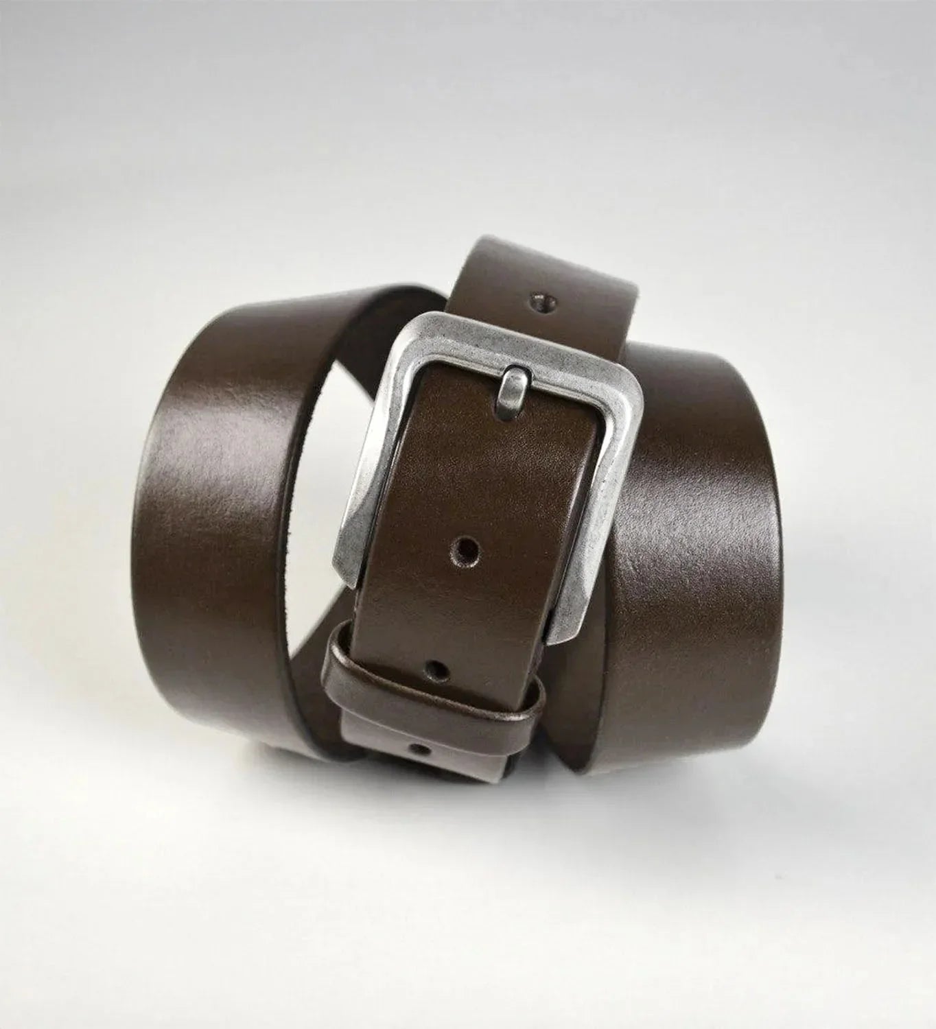 Men’s 1.5" Veg-Tanned Leather Belt with Antique Silver Buckle