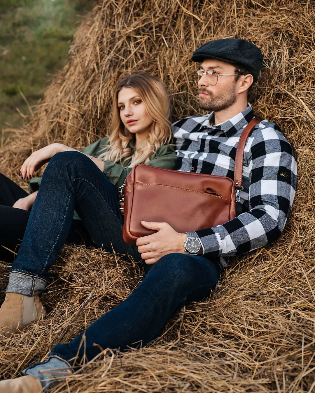 Everyday Leather Messenger with Zip | Squad